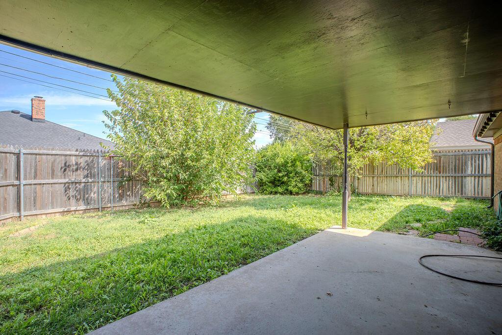 8012 Hoving Property Photo 22