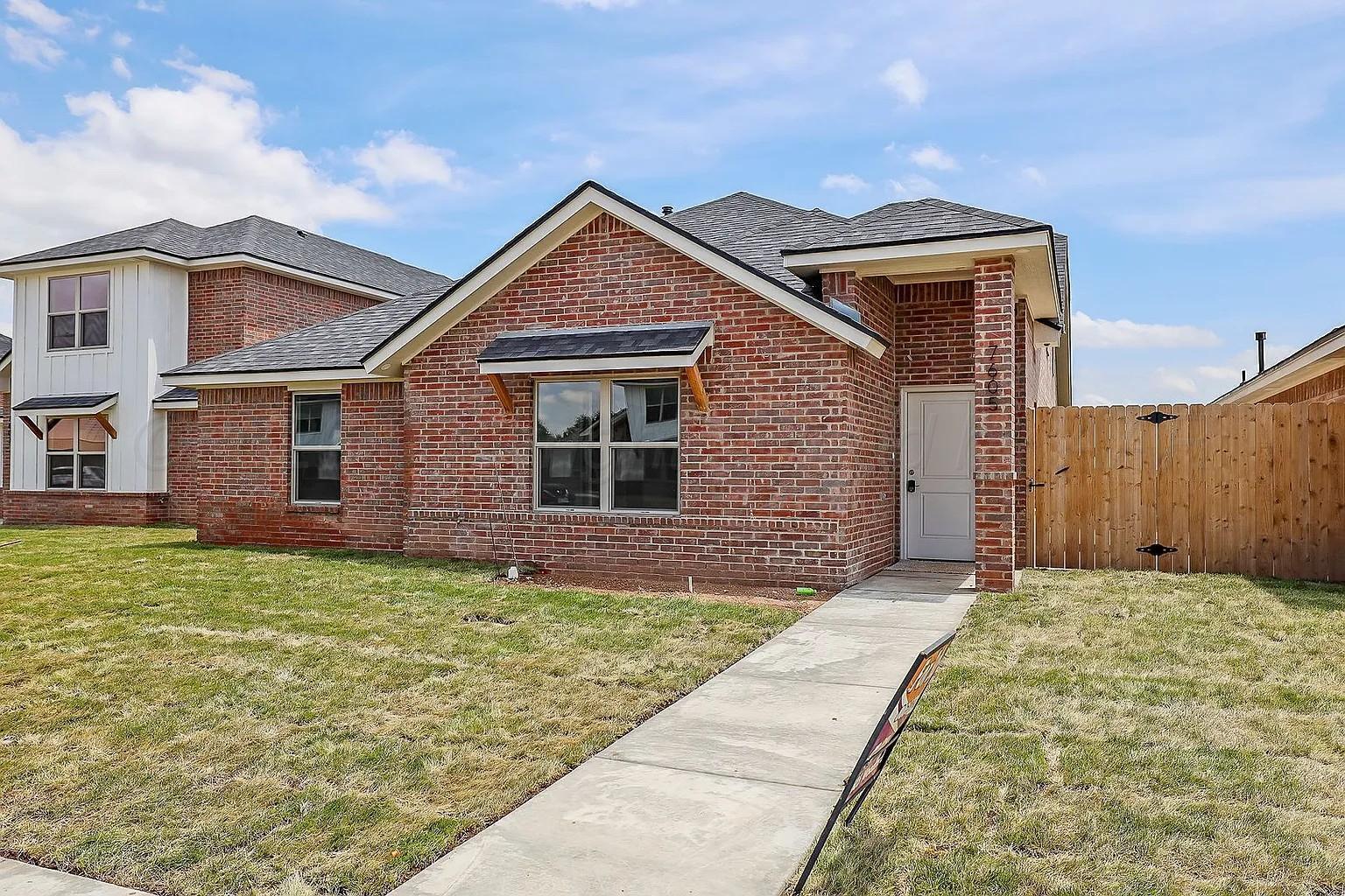 7605 Woodford Avenue Property Photo 1