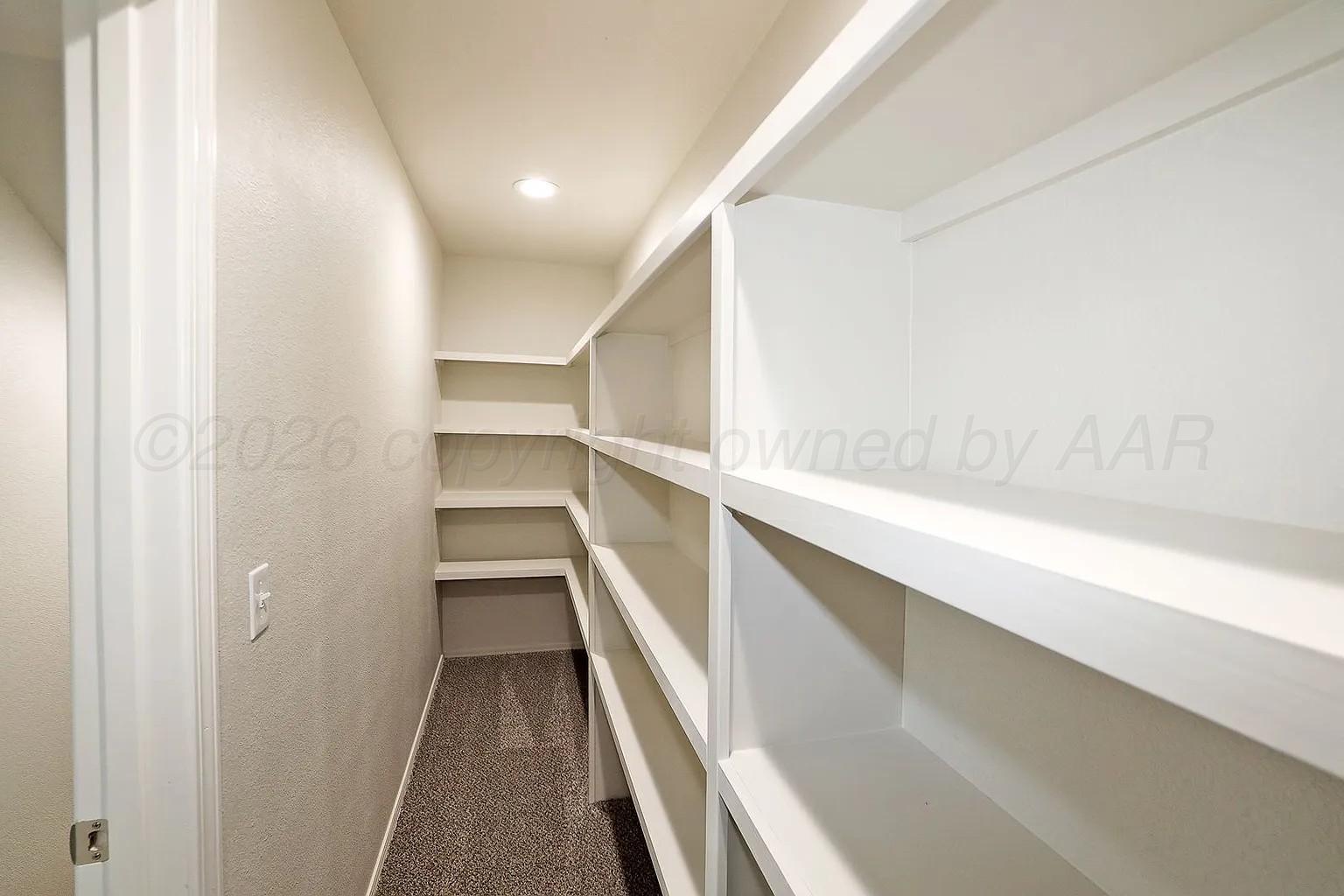 7605 Woodford Avenue Property Photo 3
