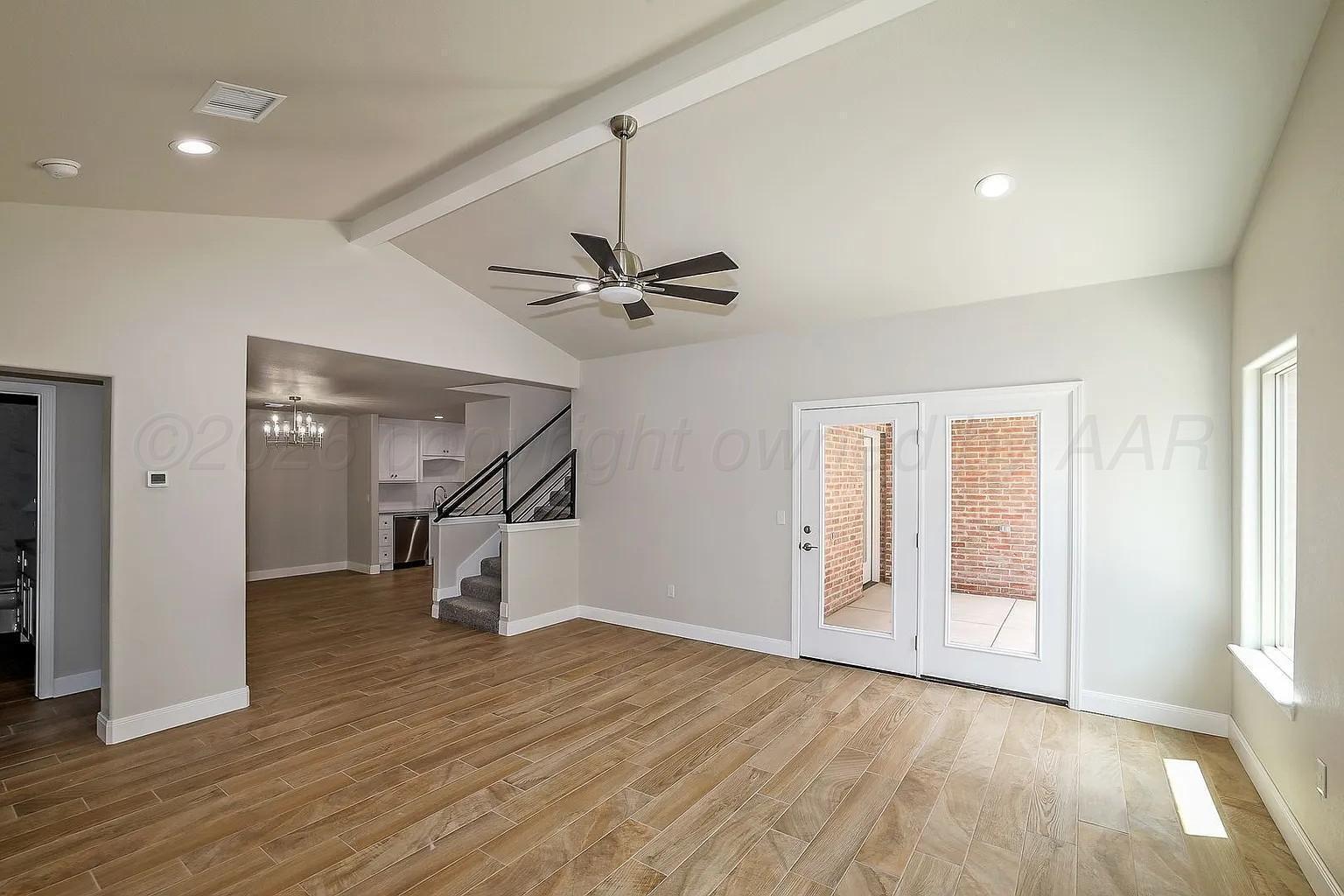 7605 Woodford Avenue Property Photo 4