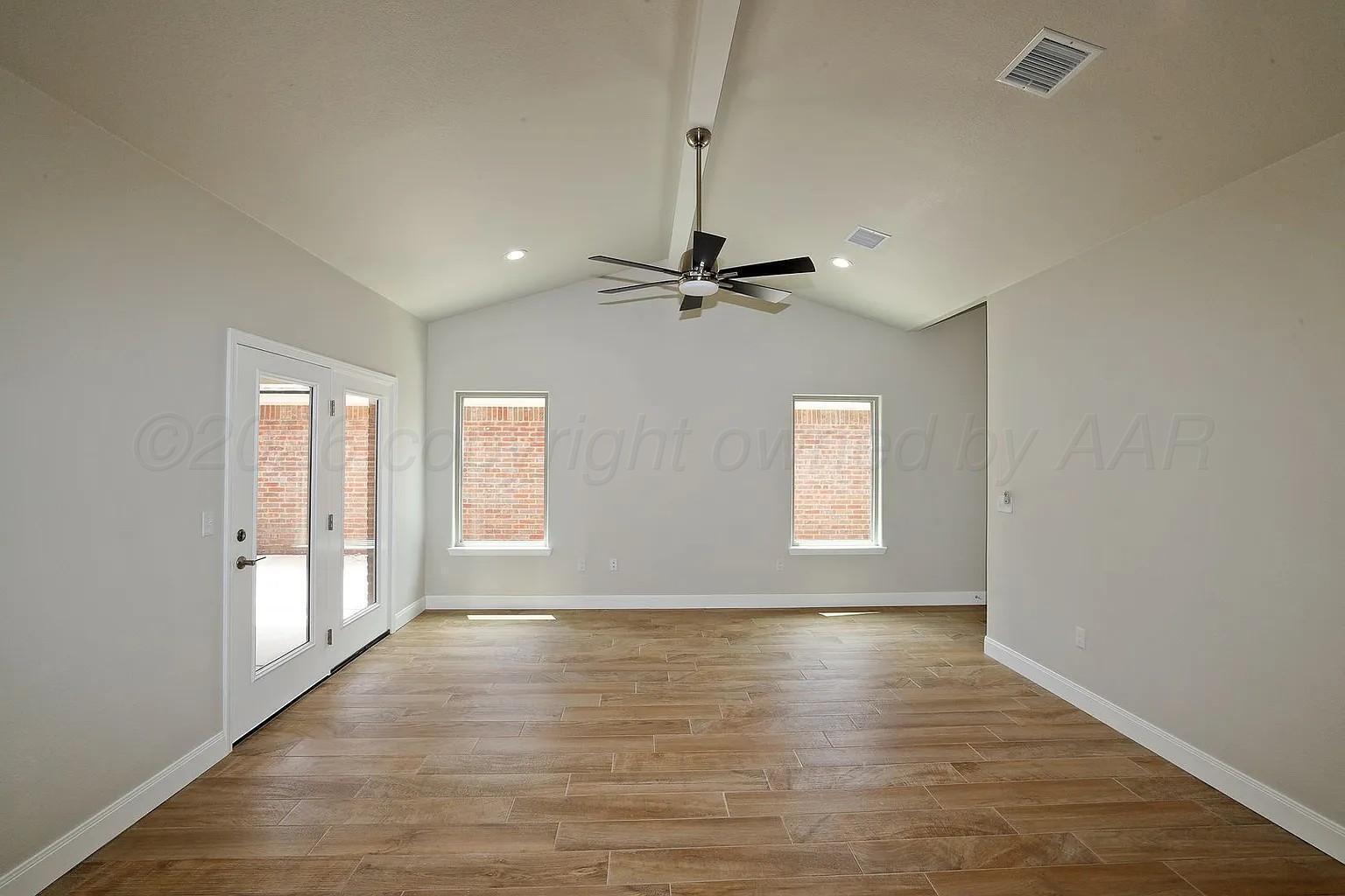 7605 Woodford Avenue Property Photo 5