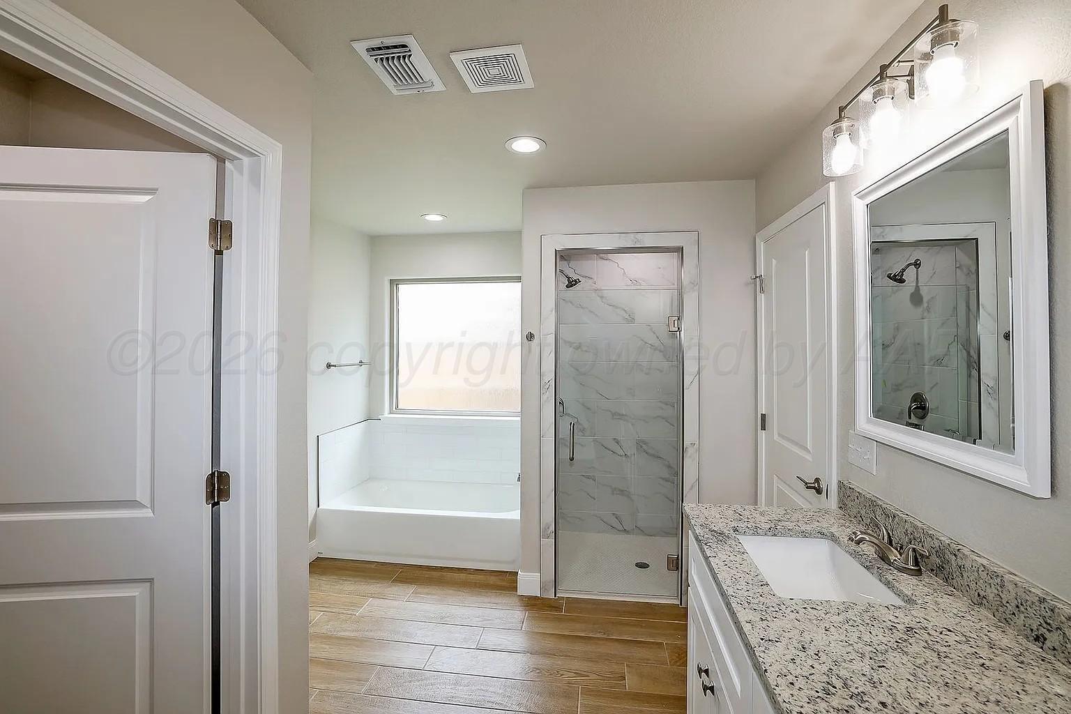 7605 Woodford Avenue Property Photo 10