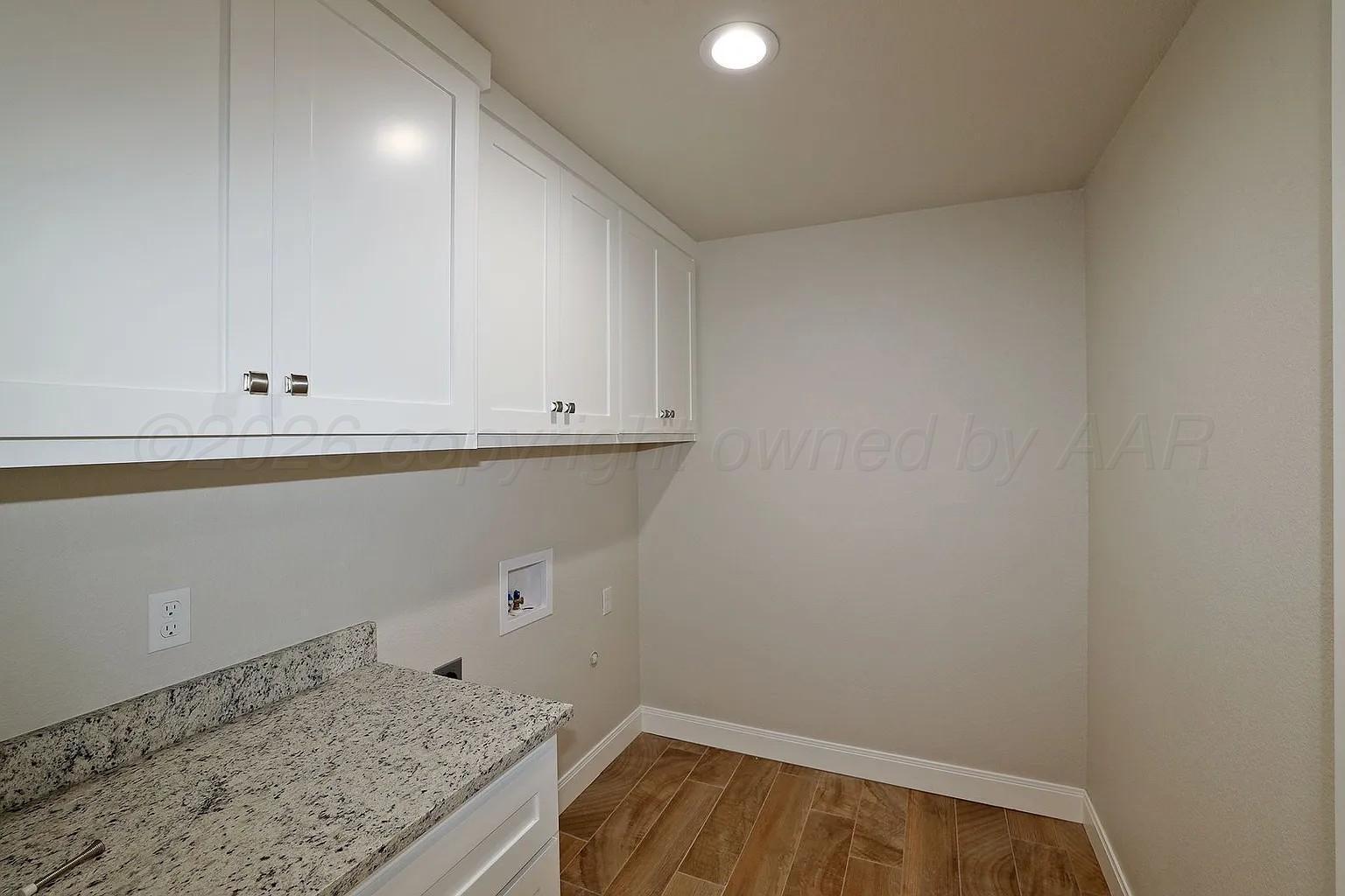 7605 Woodford Avenue Property Photo 20