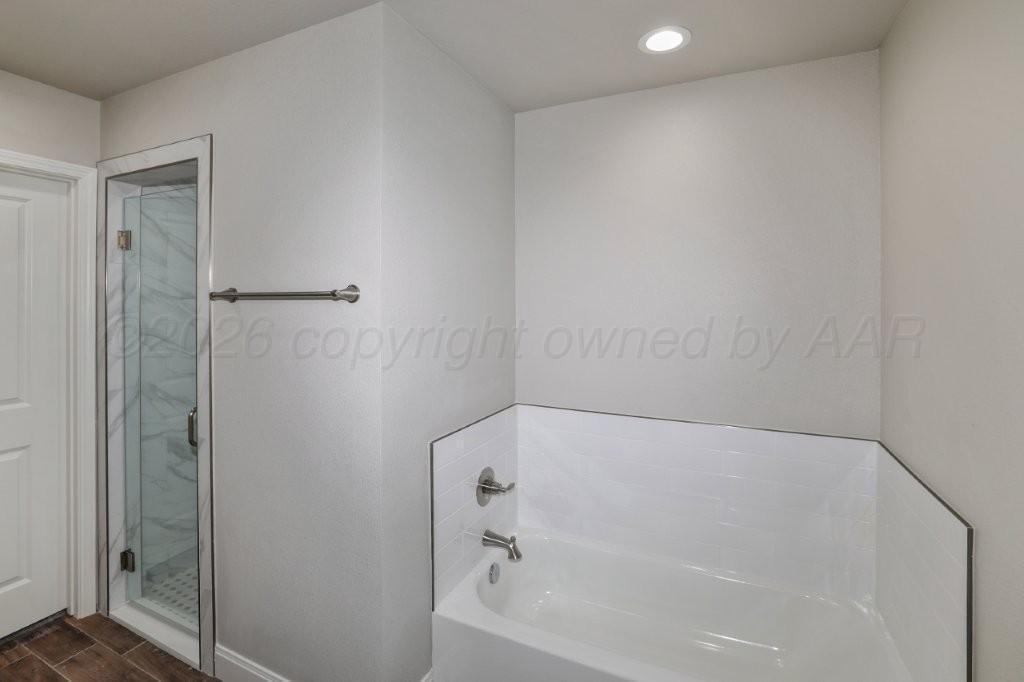 7617 Woodford Avenue Property Photo 13