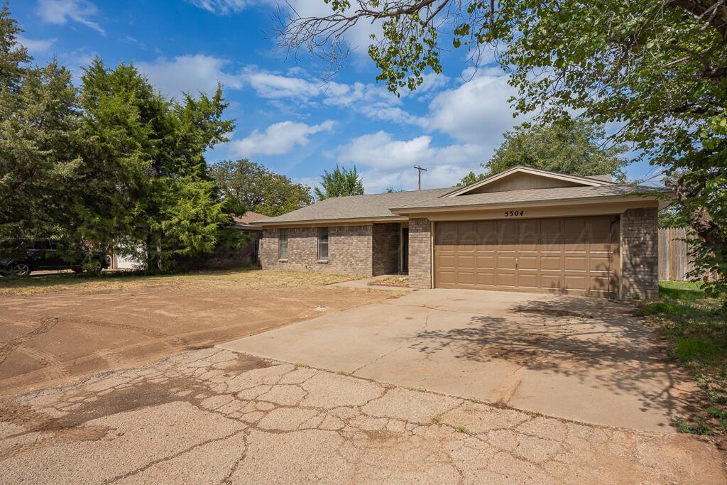 5304 Hillside Road Property Photo 1