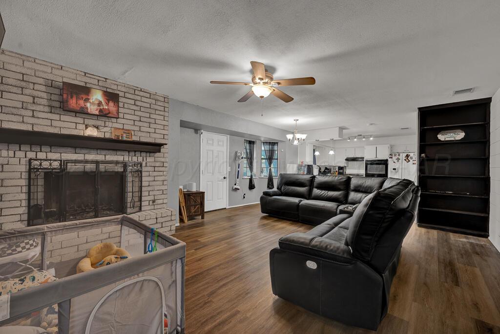 5304 Hillside Road Property Photo 5