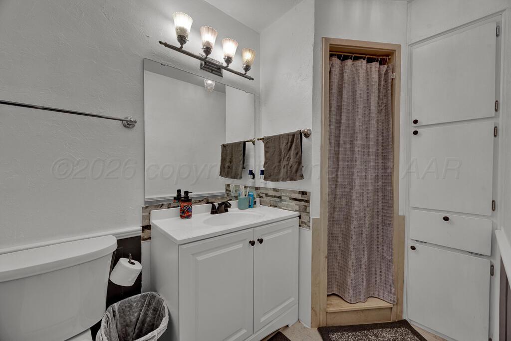 5304 Hillside Road Property Photo 9