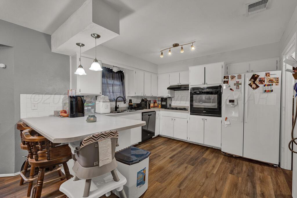 5304 Hillside Road Property Photo 10