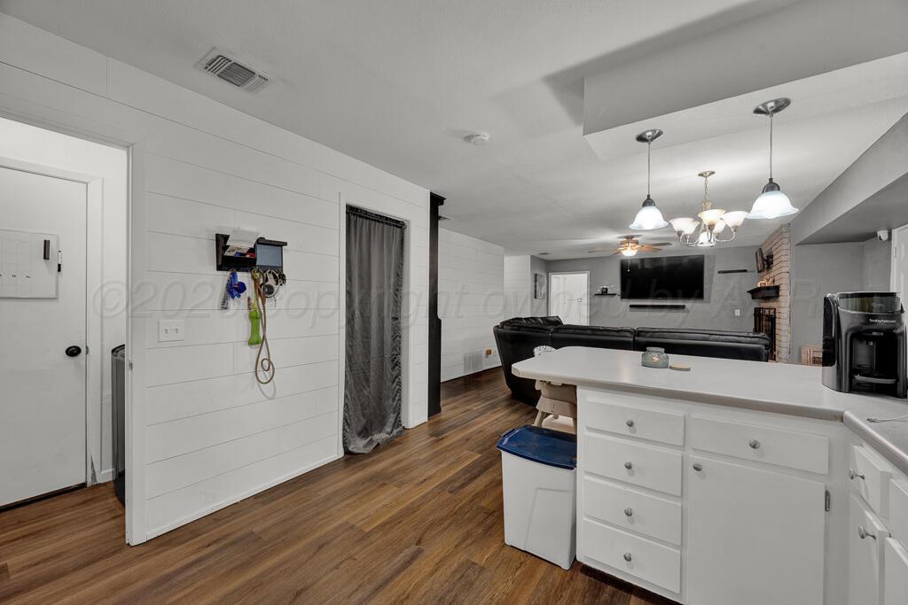 5304 Hillside Road Property Photo 12