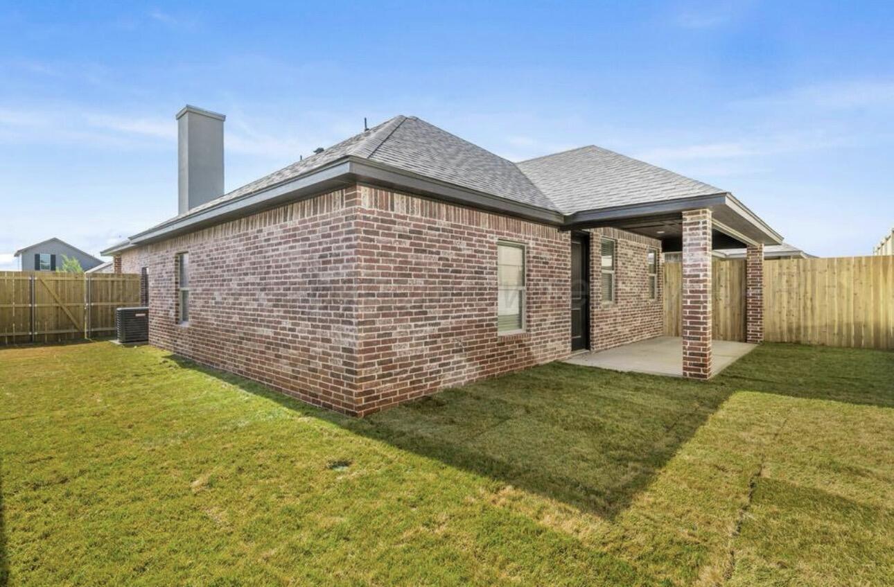 1105 Rosenda Lane Property Photo 3
