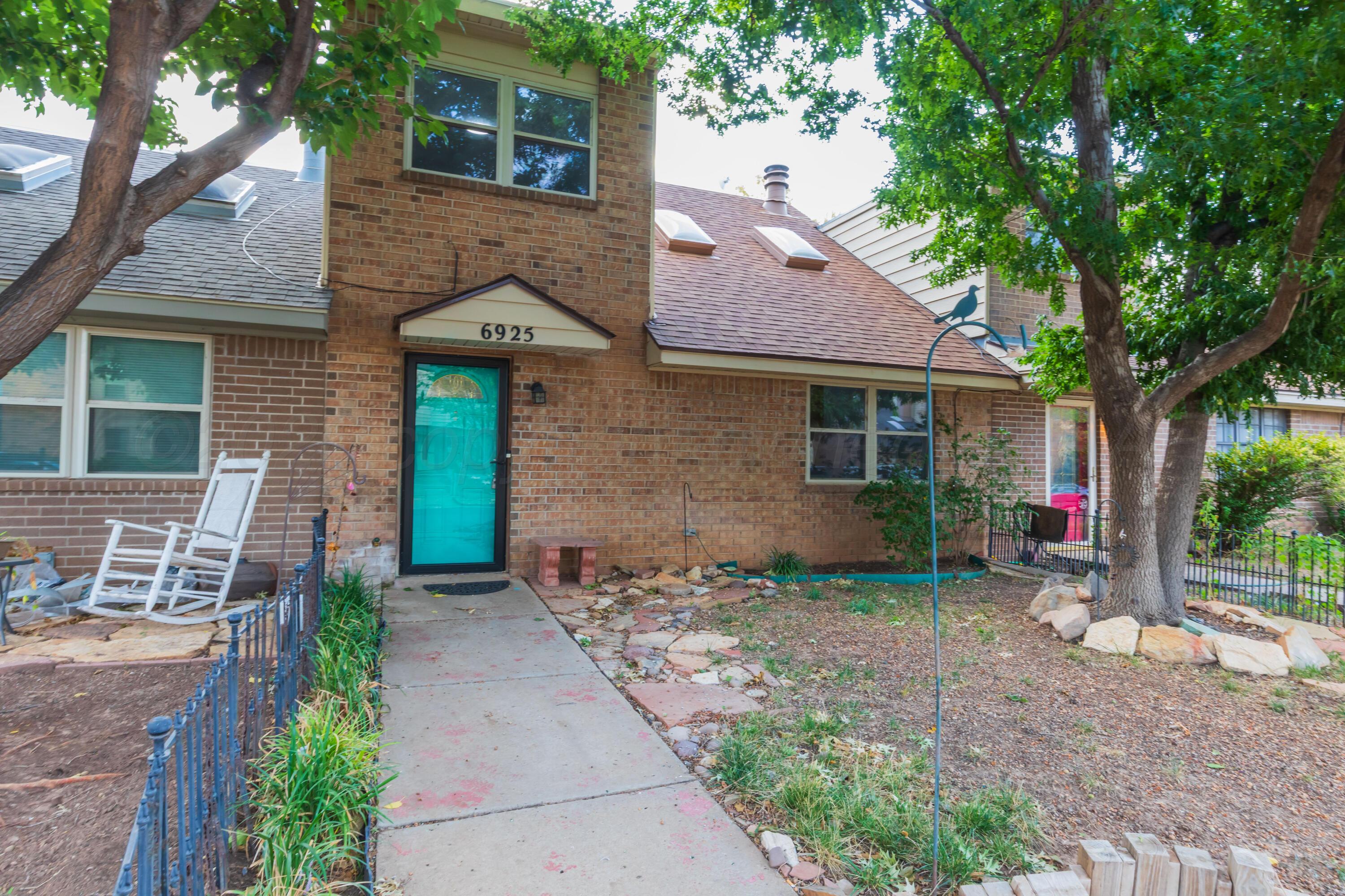 6925 Hurst Street Property Photo 1