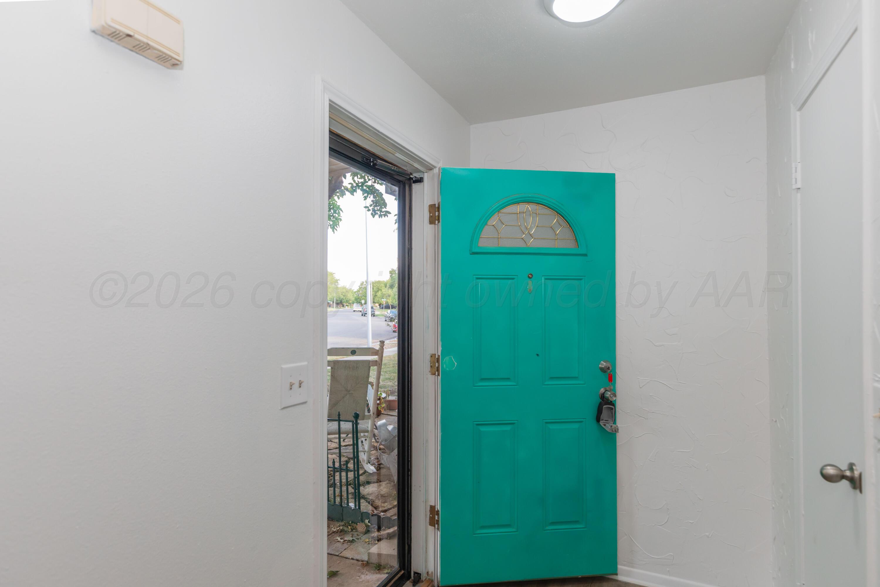 6925 Hurst Street Property Photo 3