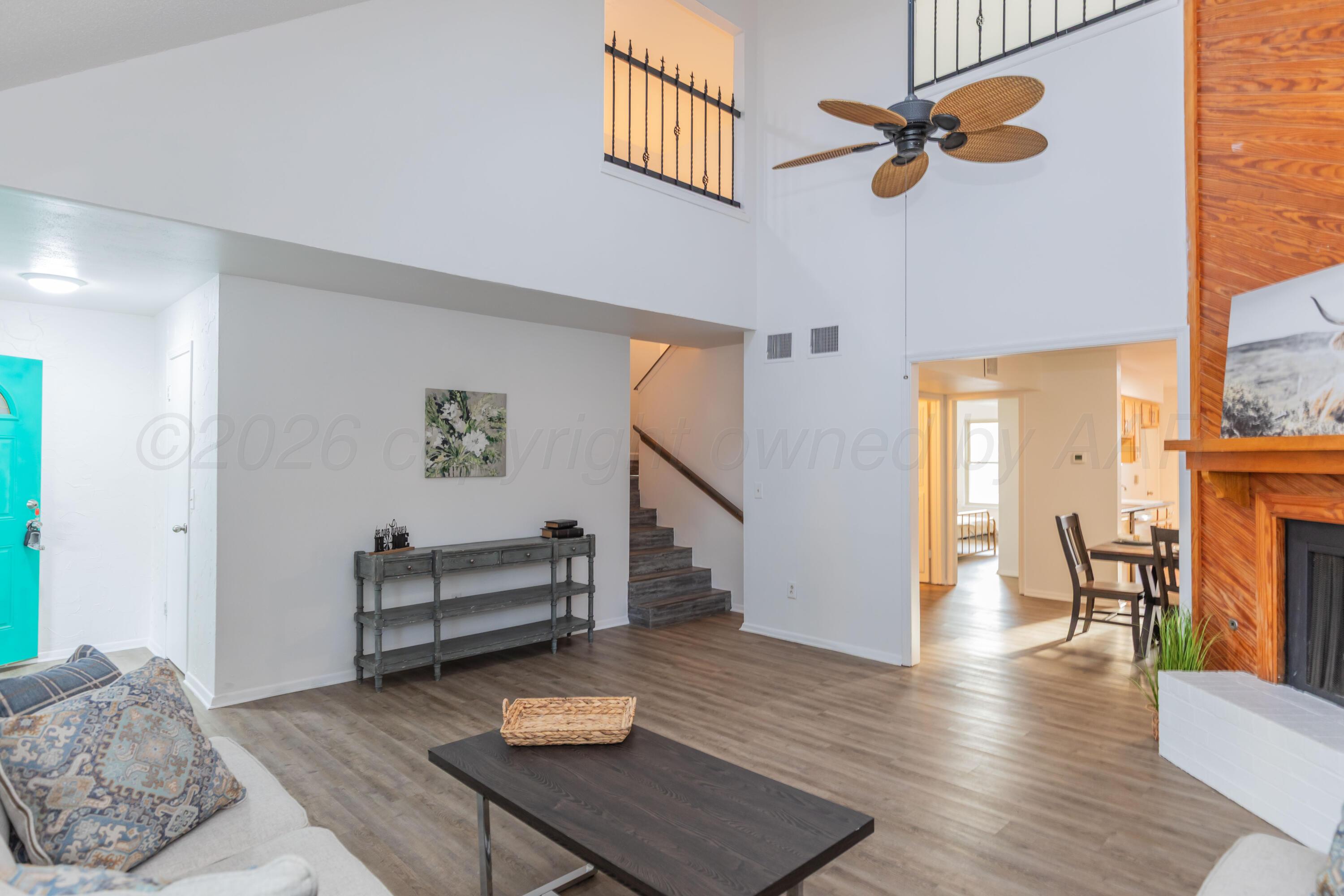 6925 Hurst Street Property Photo 4