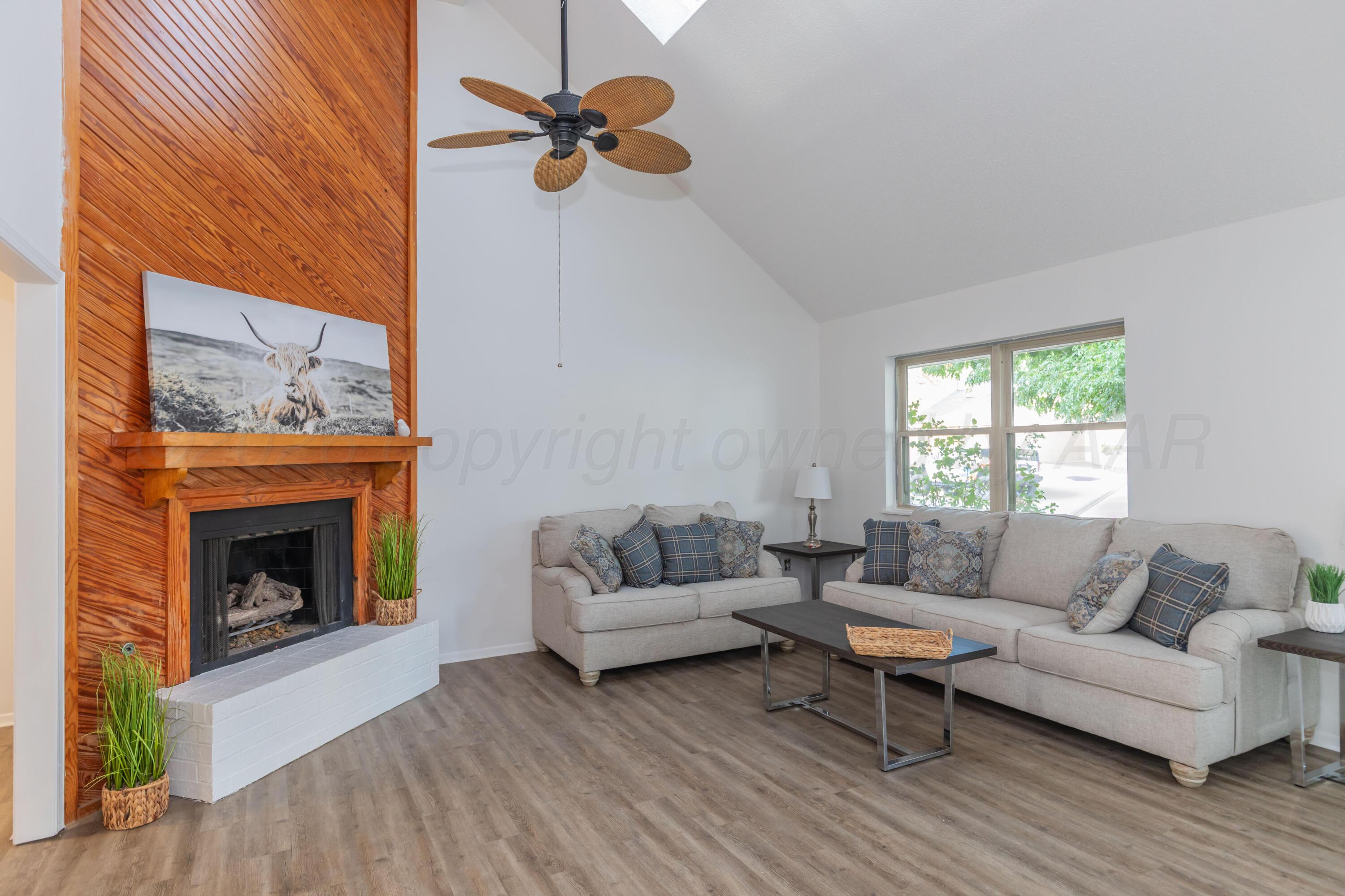 6925 Hurst Street Property Photo 5
