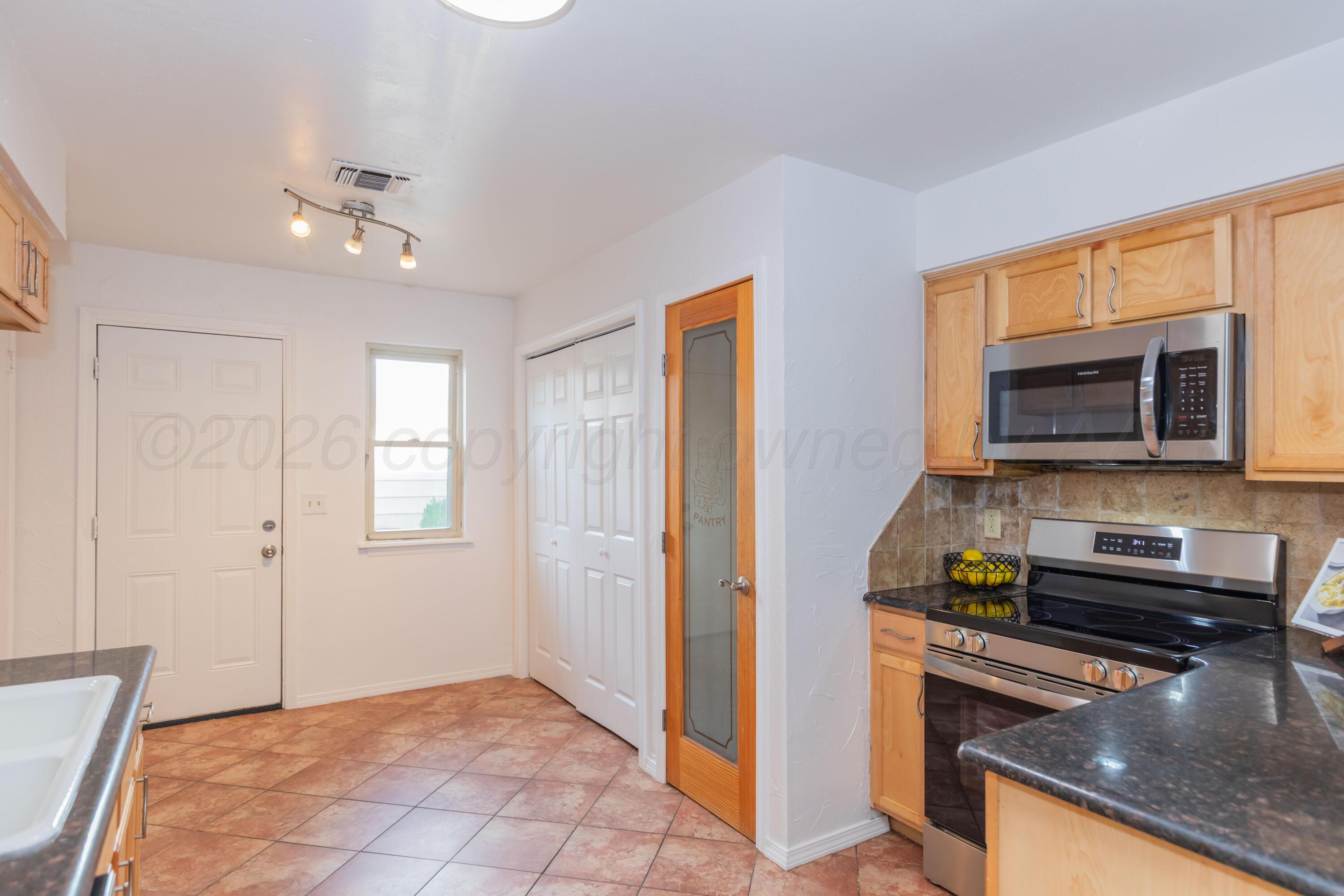 6925 Hurst Street Property Photo 12