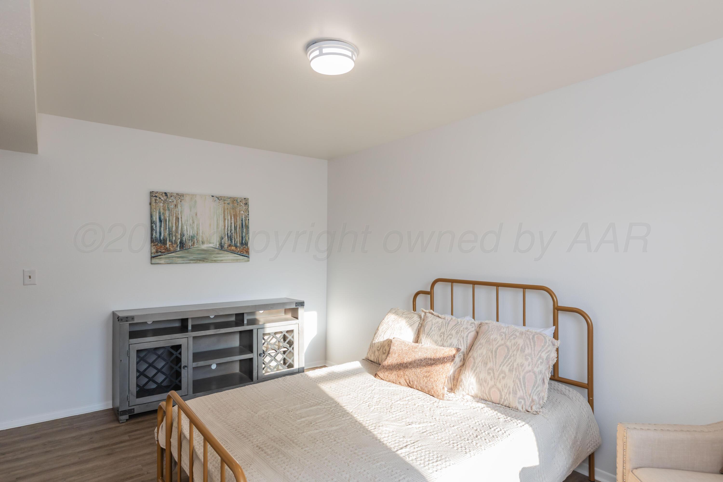 6925 Hurst Street Property Photo 18