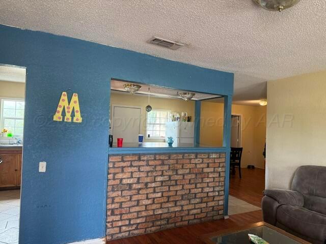 1145 W Seneca Lane Property Photo 2