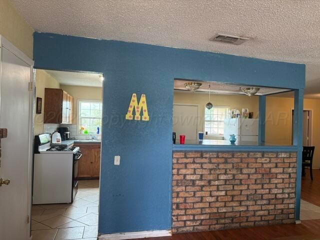 1145 W Seneca Lane Property Photo 3