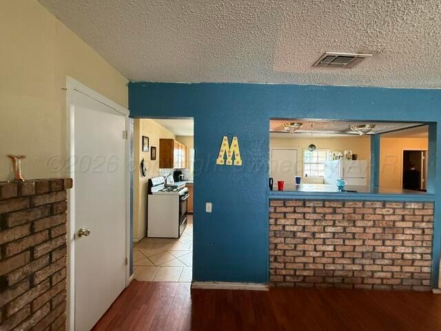 1145 W Seneca Lane Property Photo 4