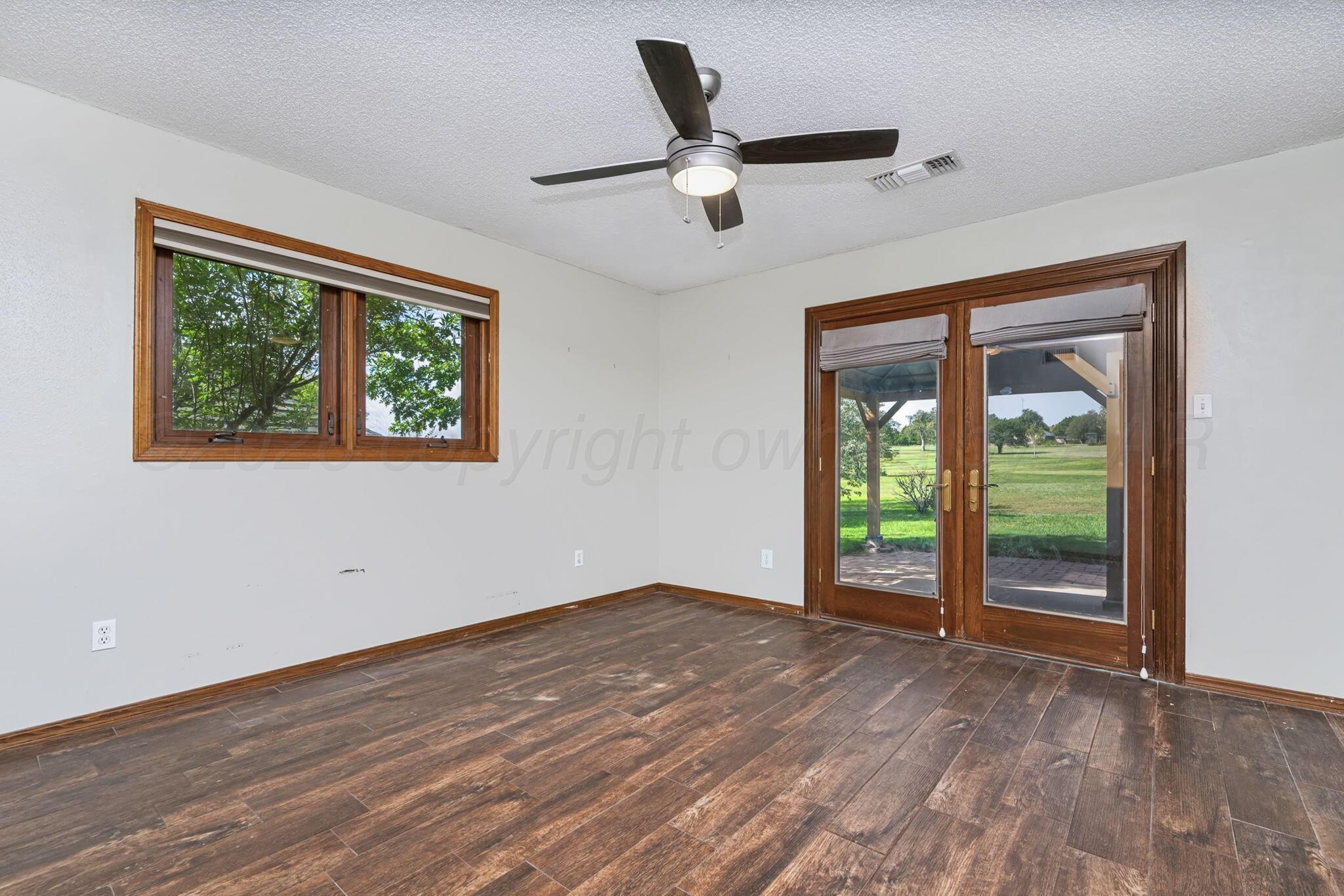 10 Didrickson Lane Property Photo 18