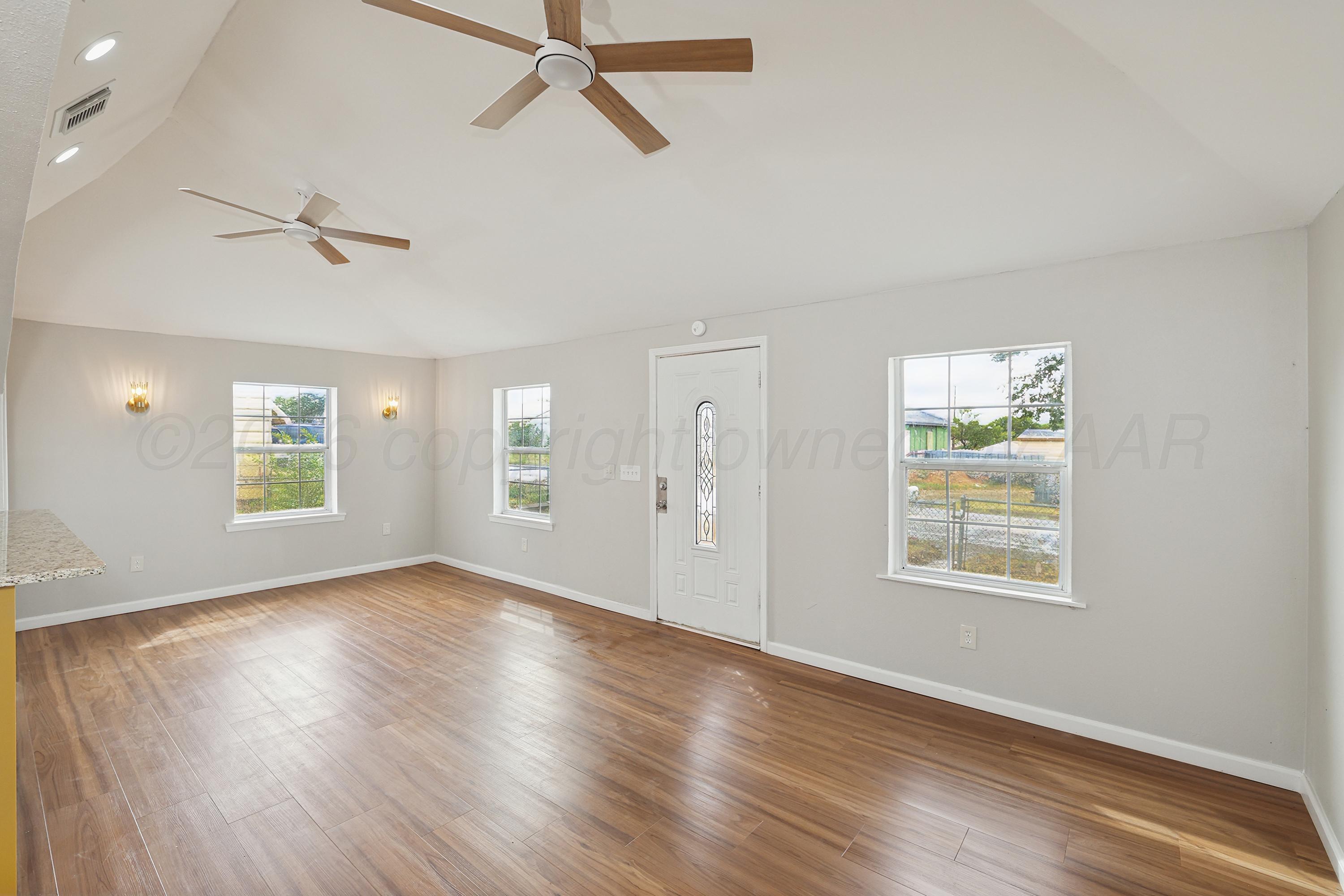 310 N Virginia Street Property Photo 4