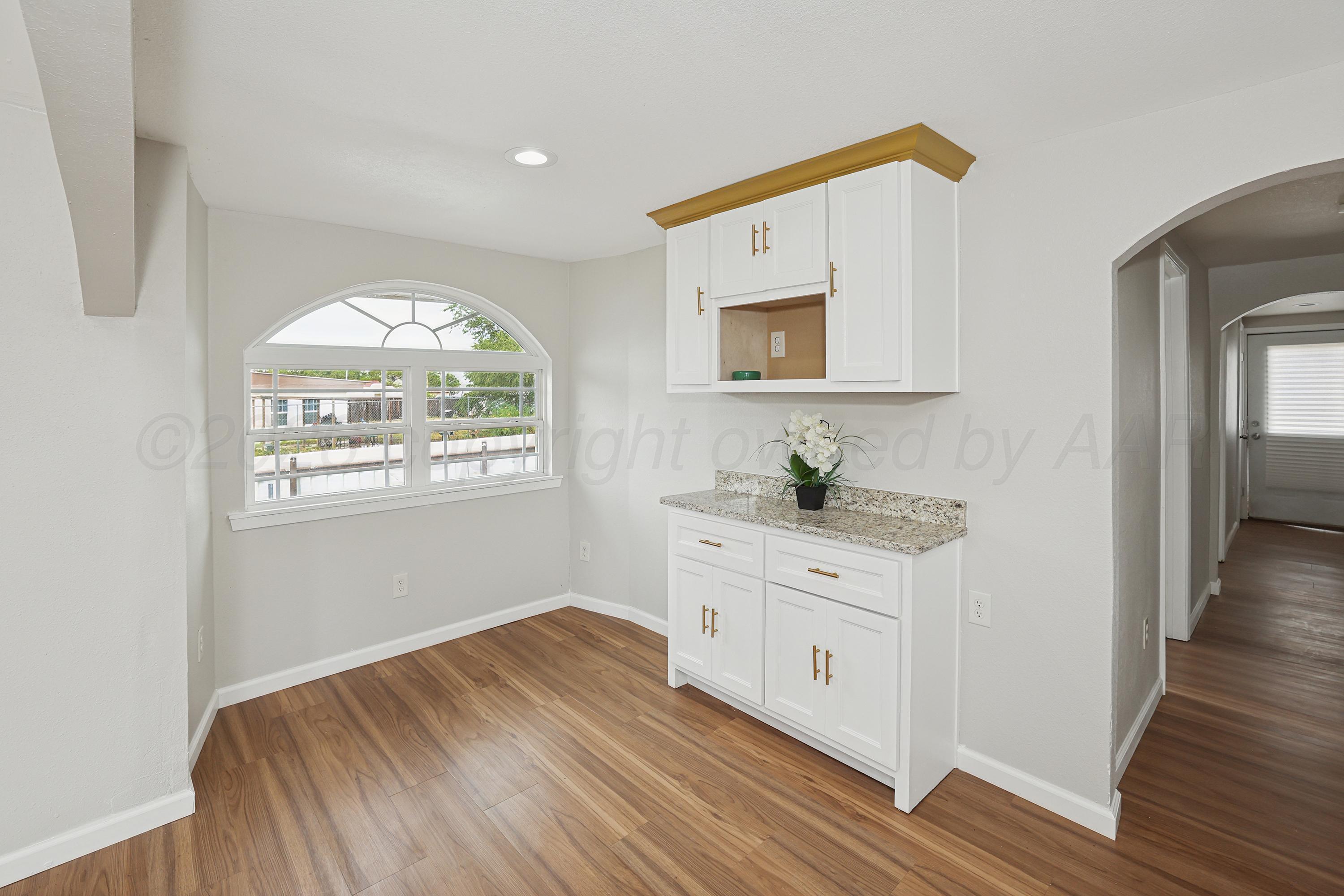 310 N Virginia Street Property Photo 6