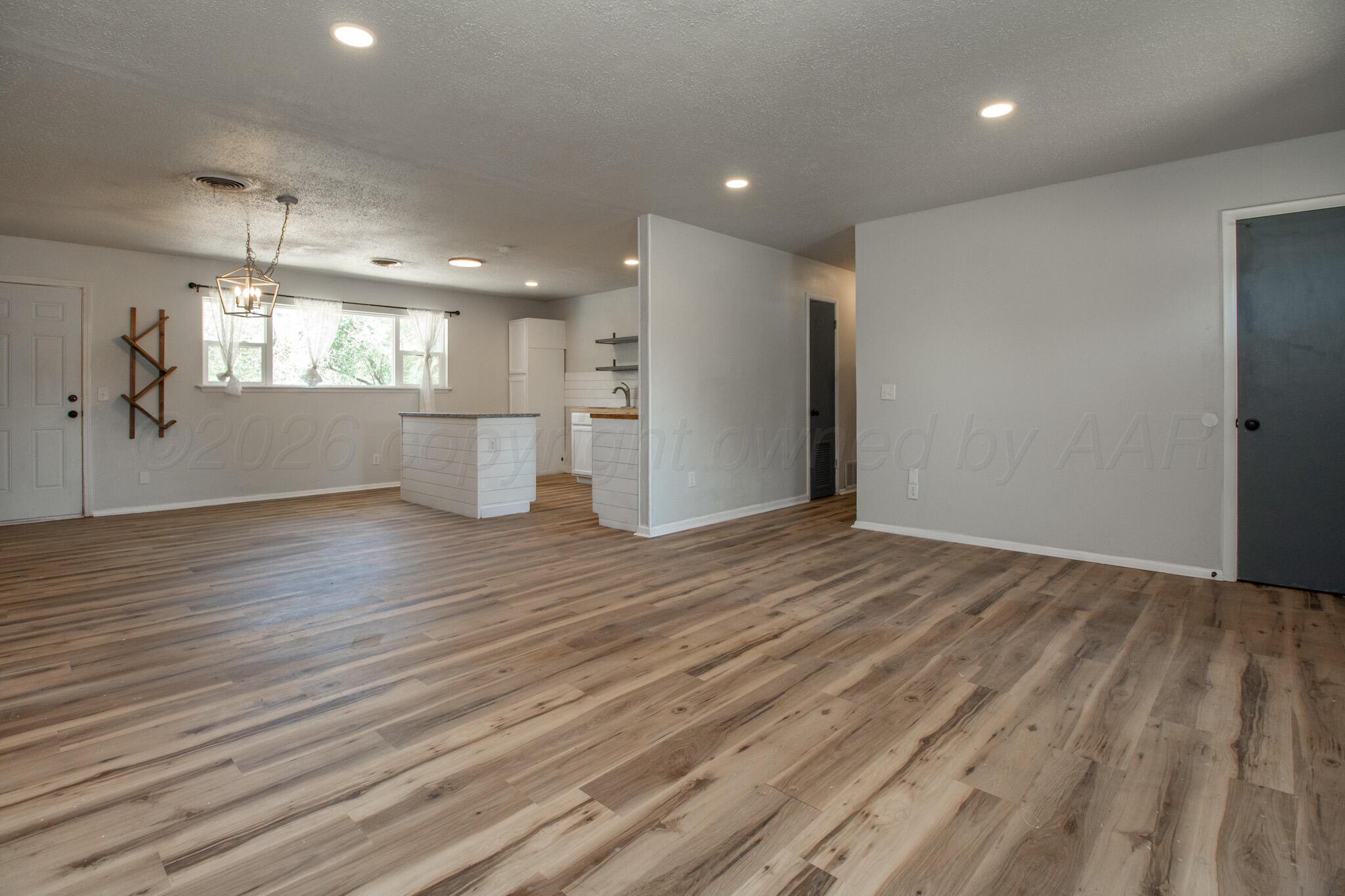 1323 Smiley Street Property Photo 4