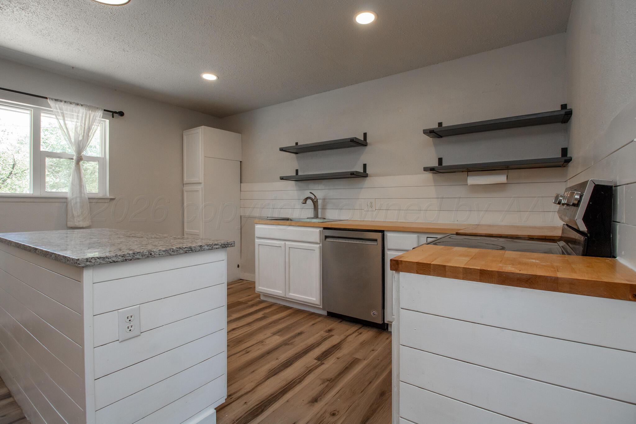 1323 Smiley Street Property Photo 5