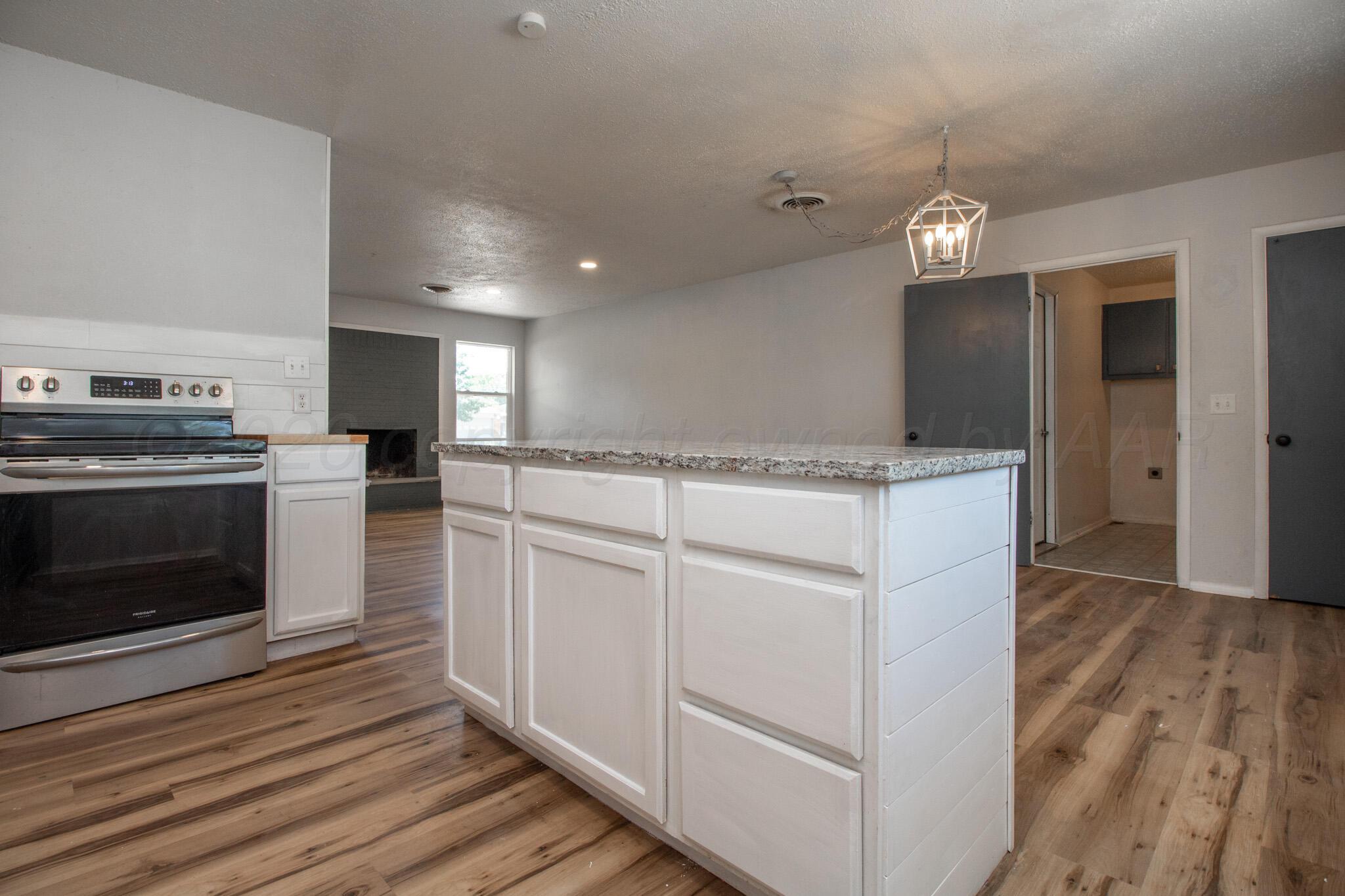 1323 Smiley Street Property Photo 8