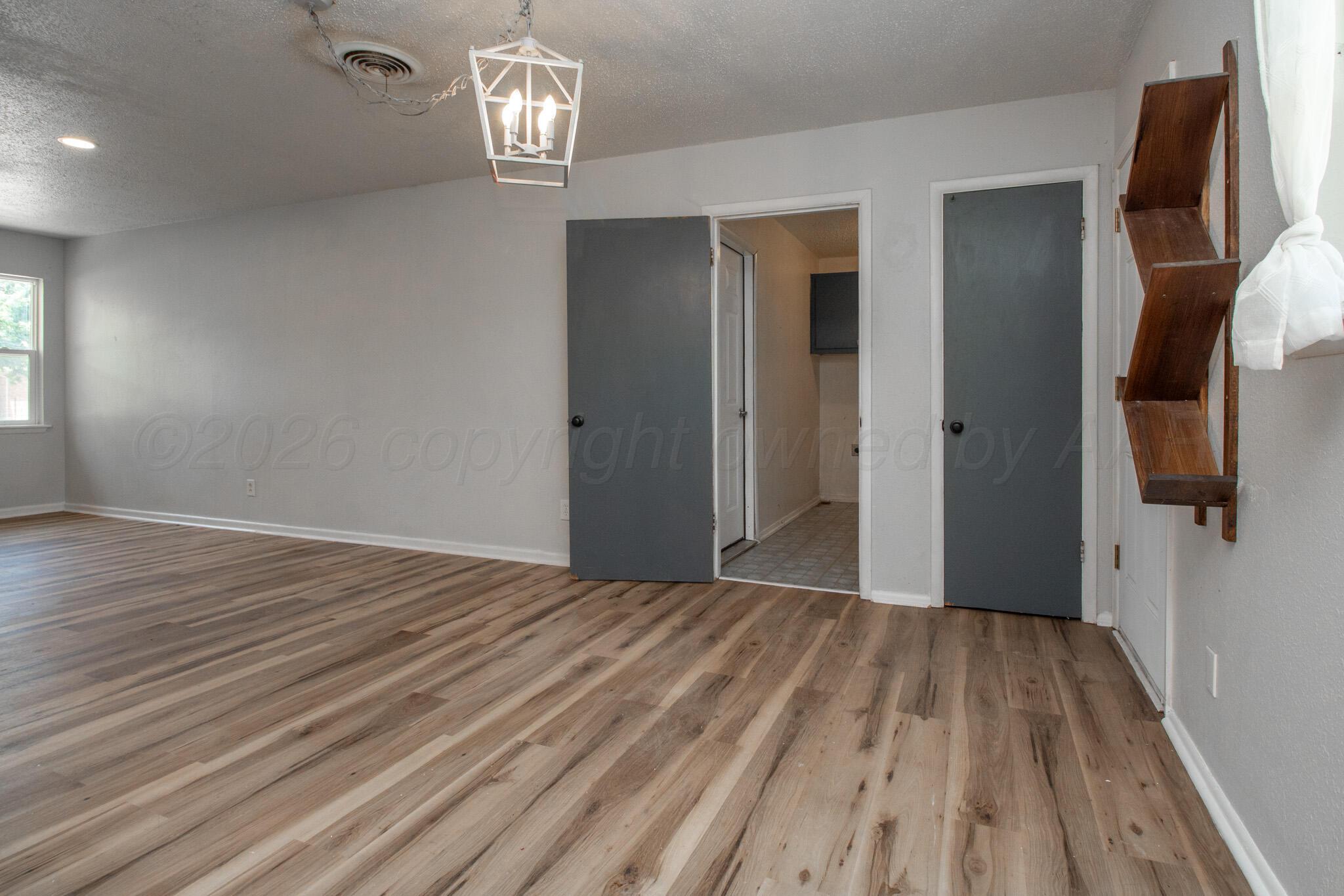 1323 Smiley Street Property Photo 9