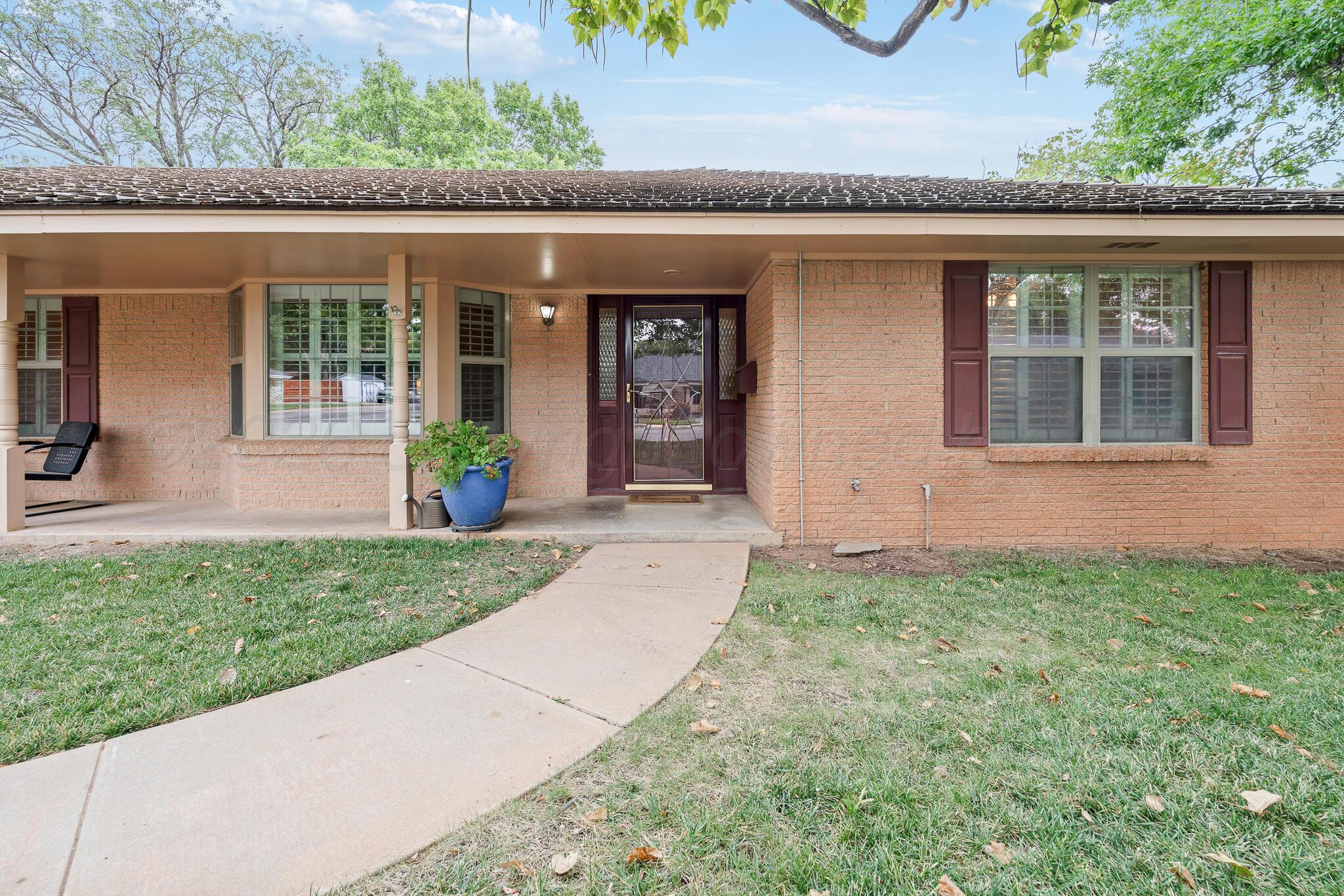 3801 Carlton Drive Property Photo 2