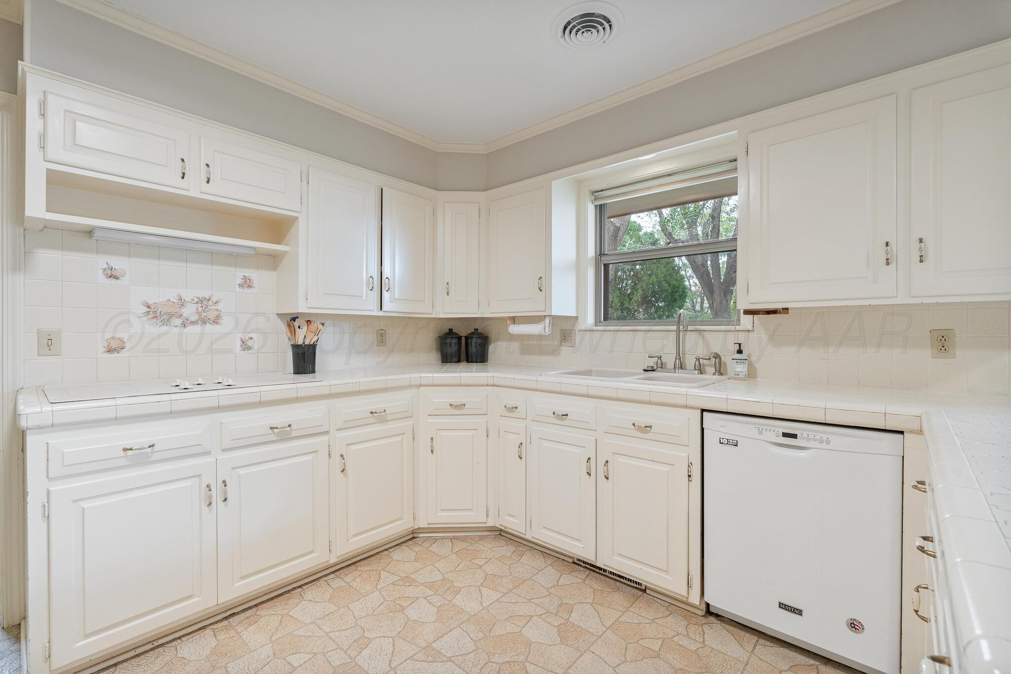 3801 Carlton Drive Property Photo 14