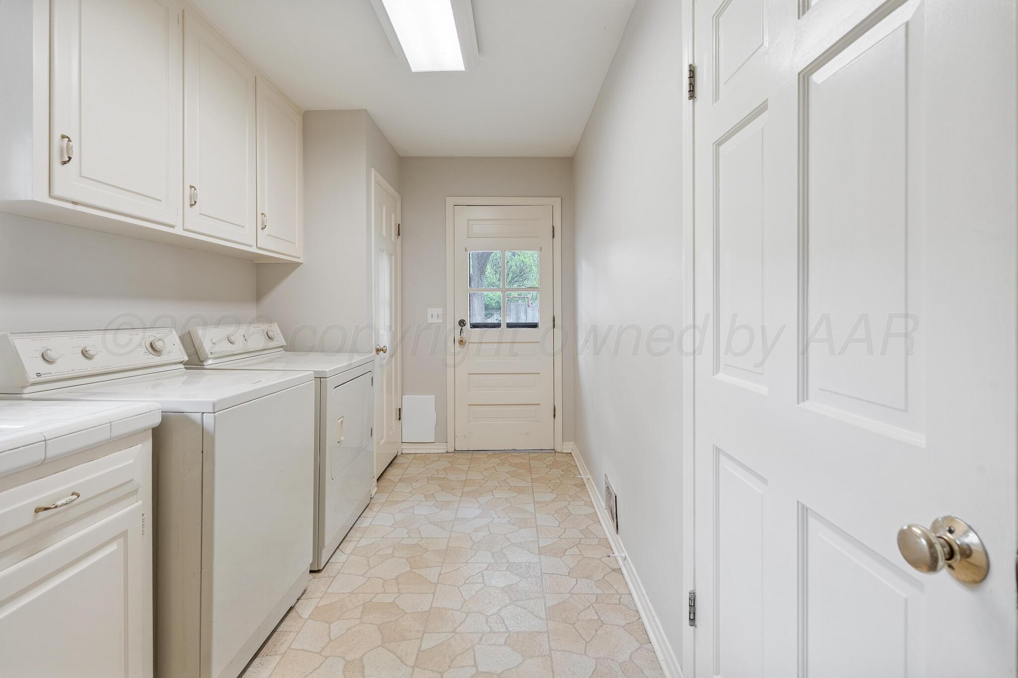 3801 Carlton Drive Property Photo 17