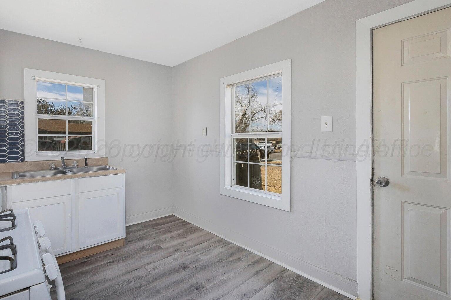 420 N Nelson Street Property Photo 8
