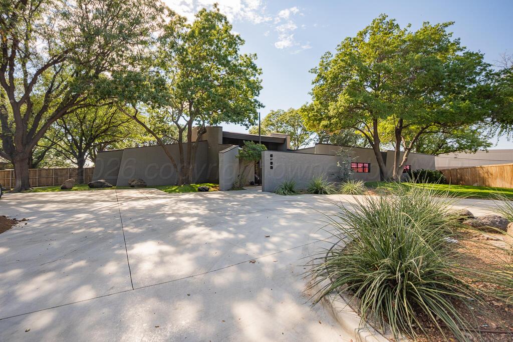 2615 Juniper Drive Property Photo 2