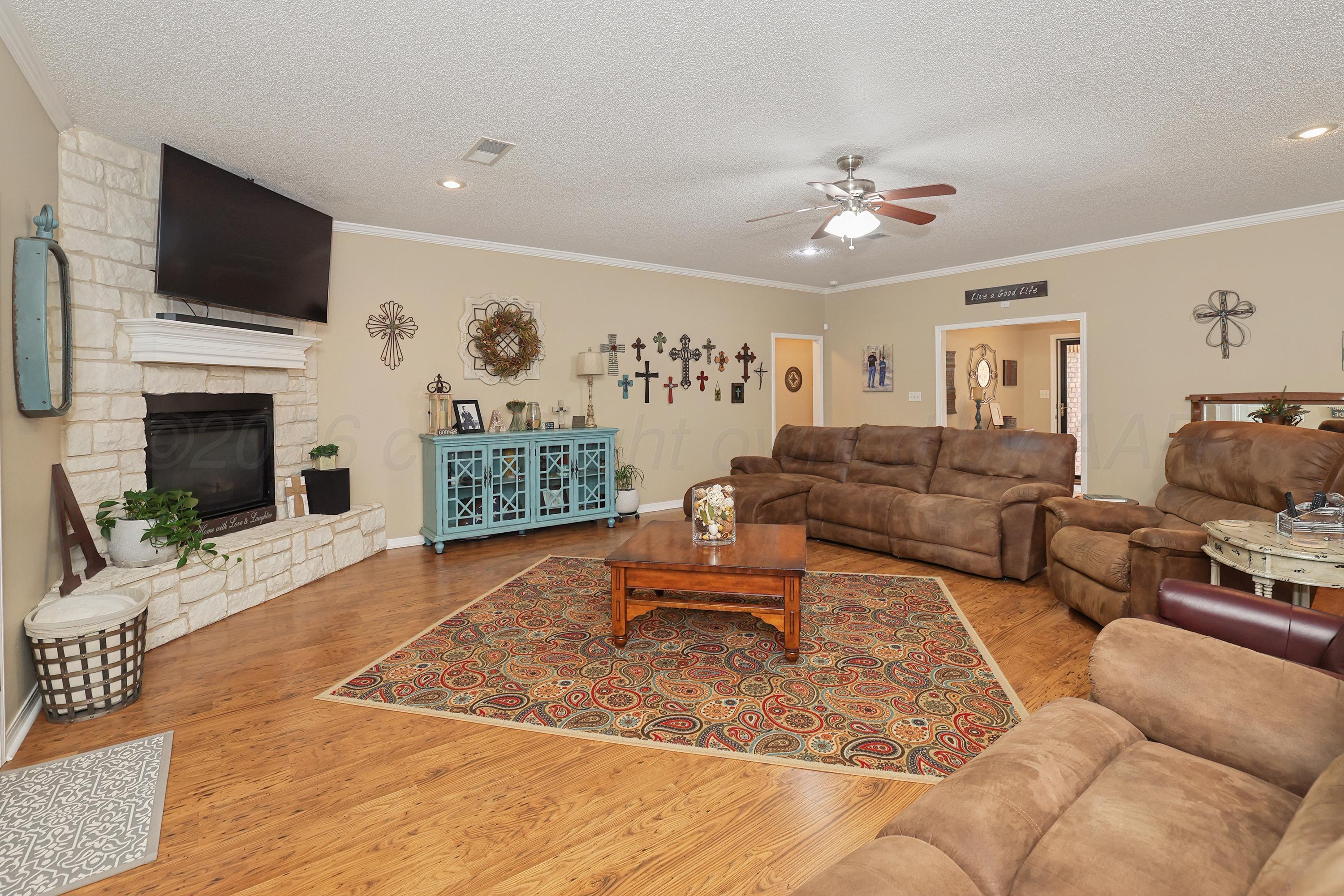 1419 Charles Avenue Property Photo 3