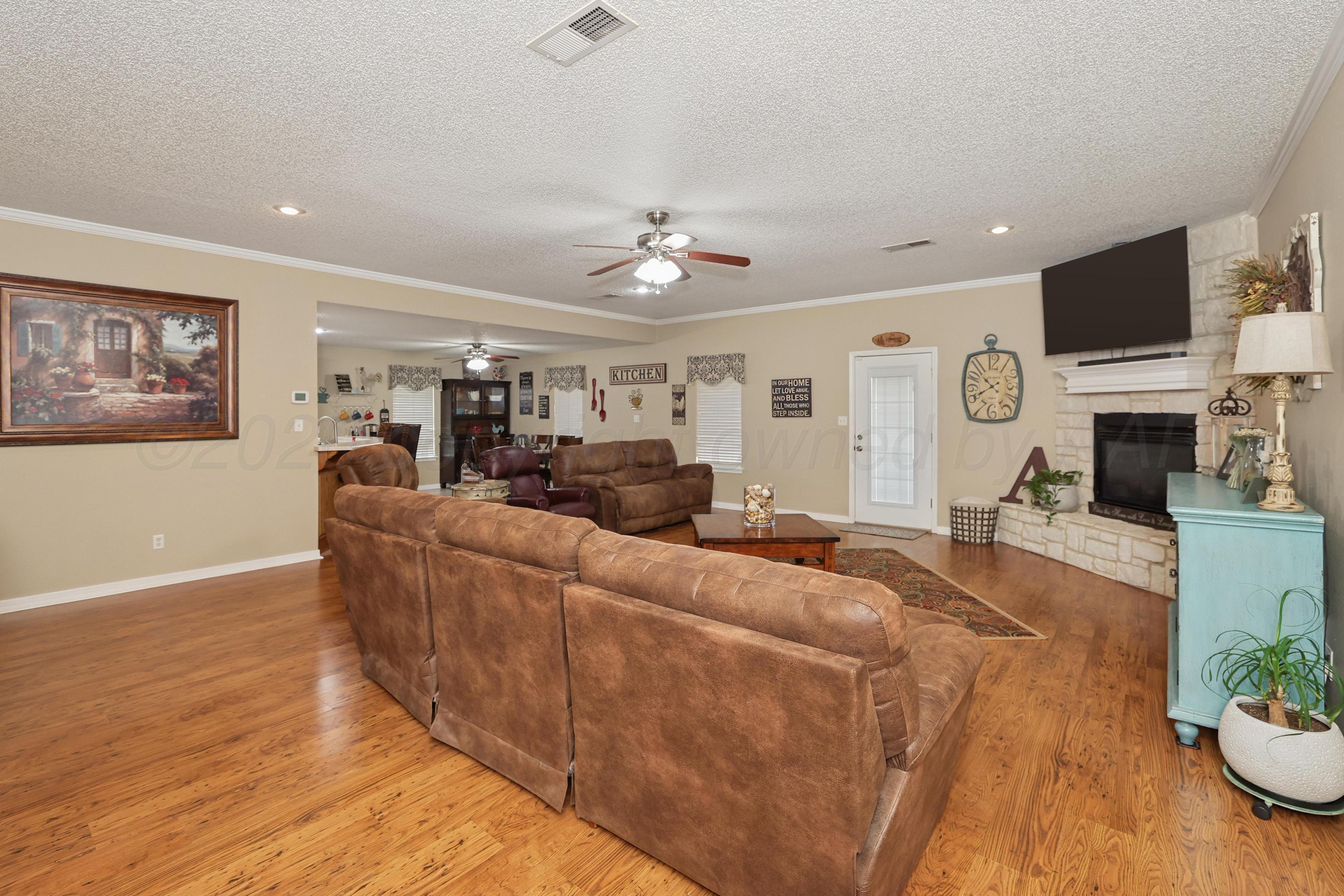 1419 Charles Avenue Property Photo 4
