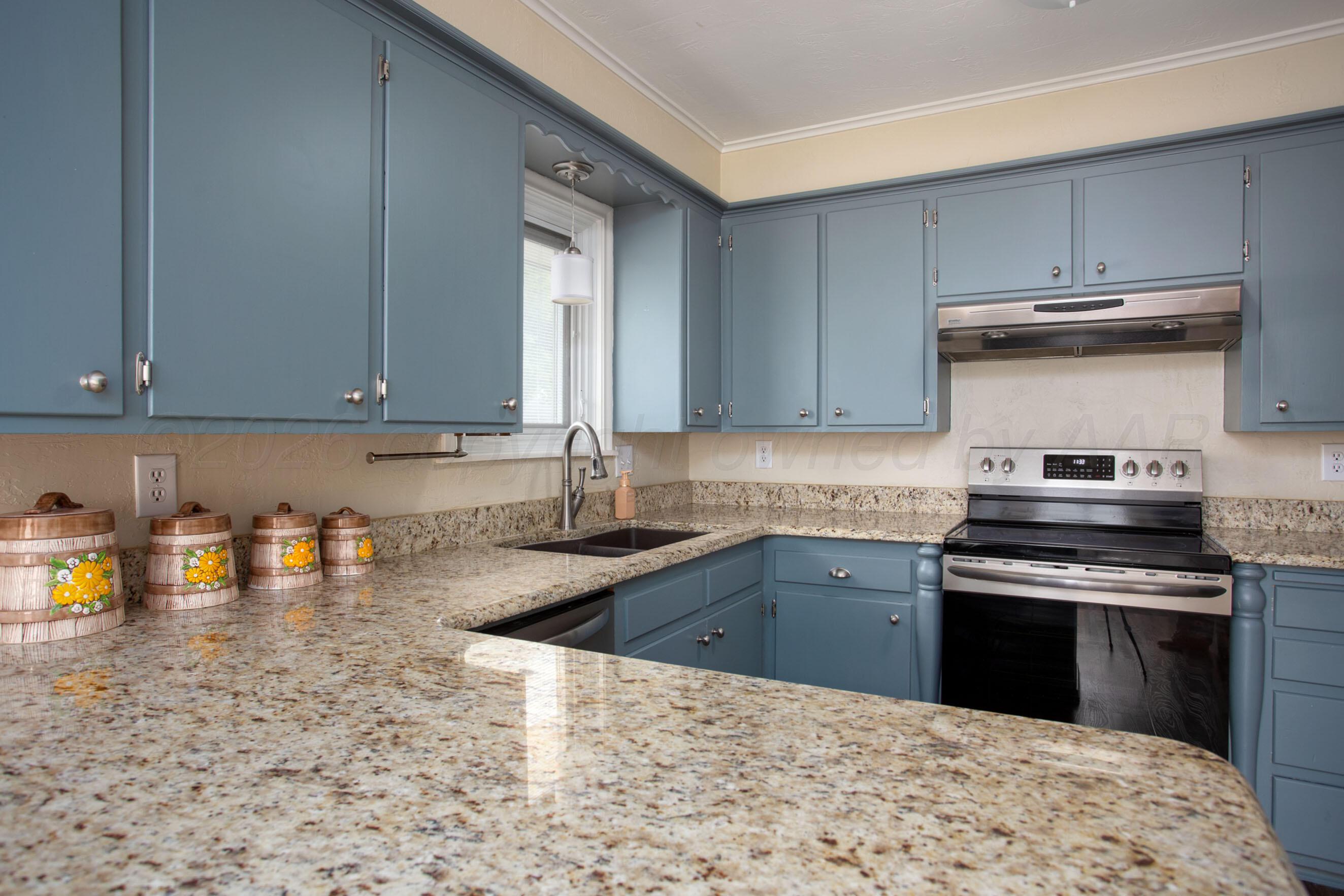 6717 Adirondack Trail Property Photo 5