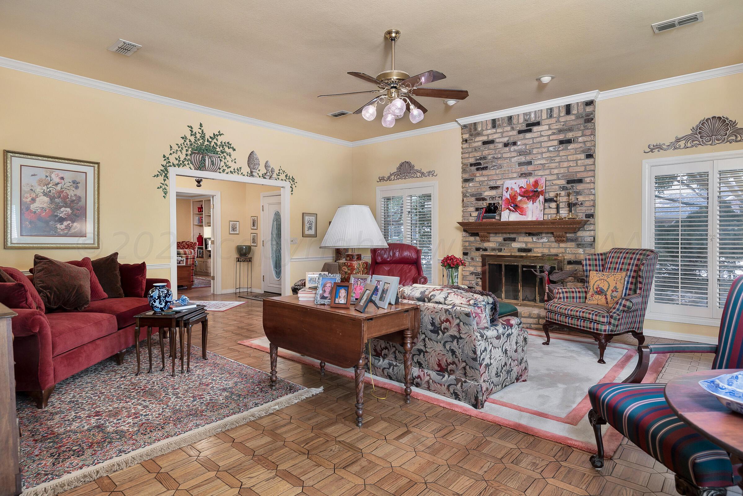 2609 Hawthorne Drive Property Photo 4