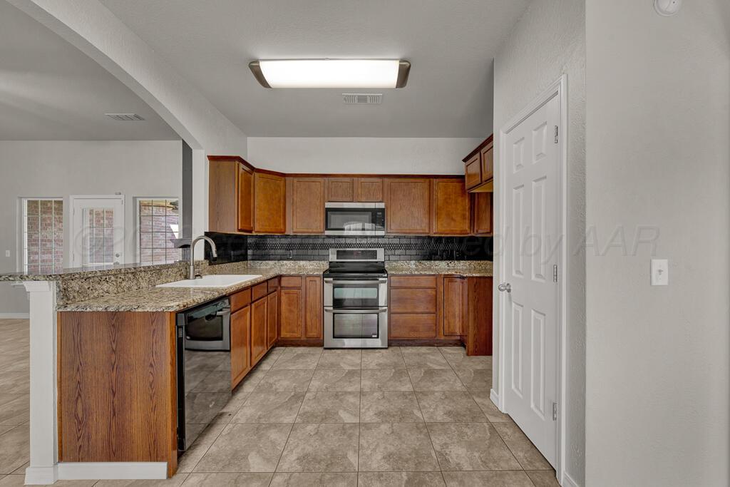 9212 Perry Avenue Property Photo 9