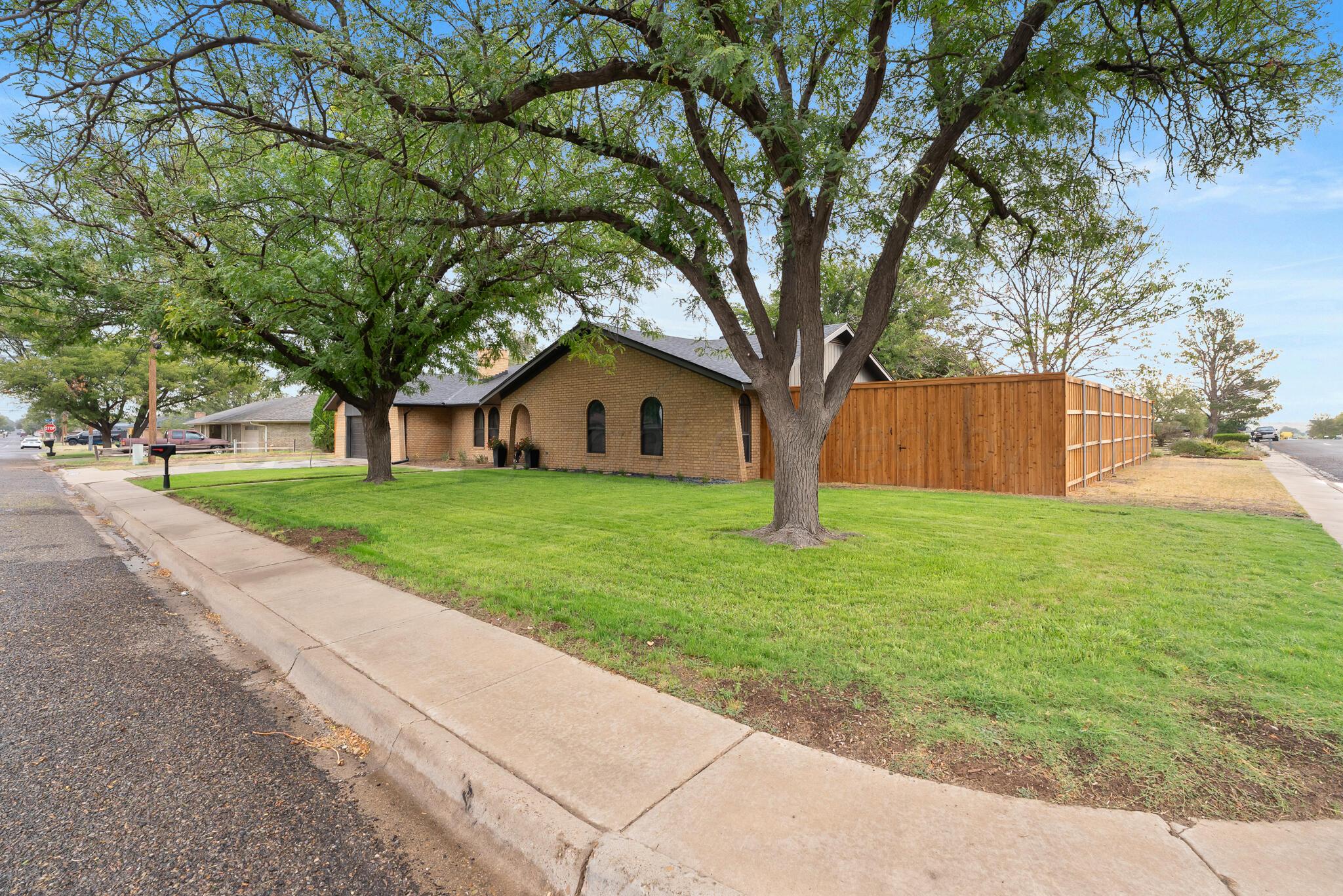 1407 26th Street Property Photo 2