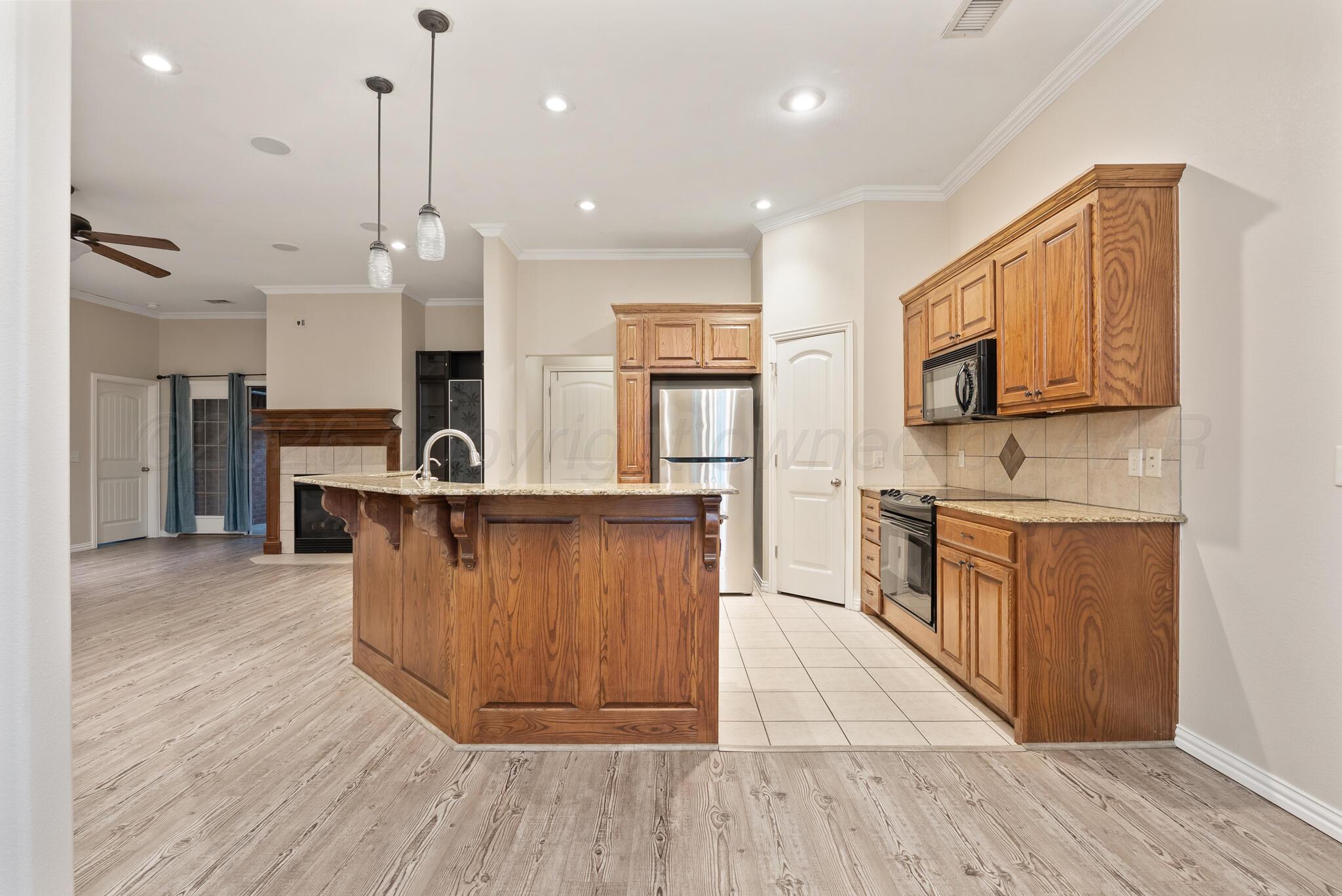 8104 Littlerock Drive Property Photo 6