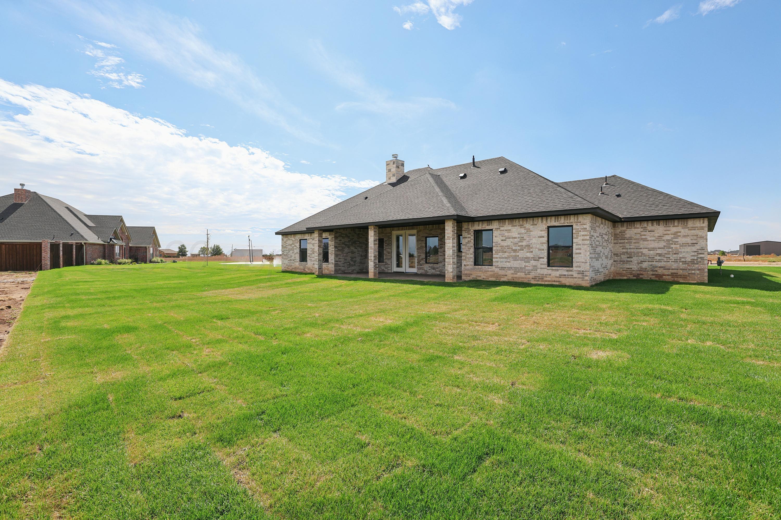 11661 Twin Hills Drive Property Photo 6