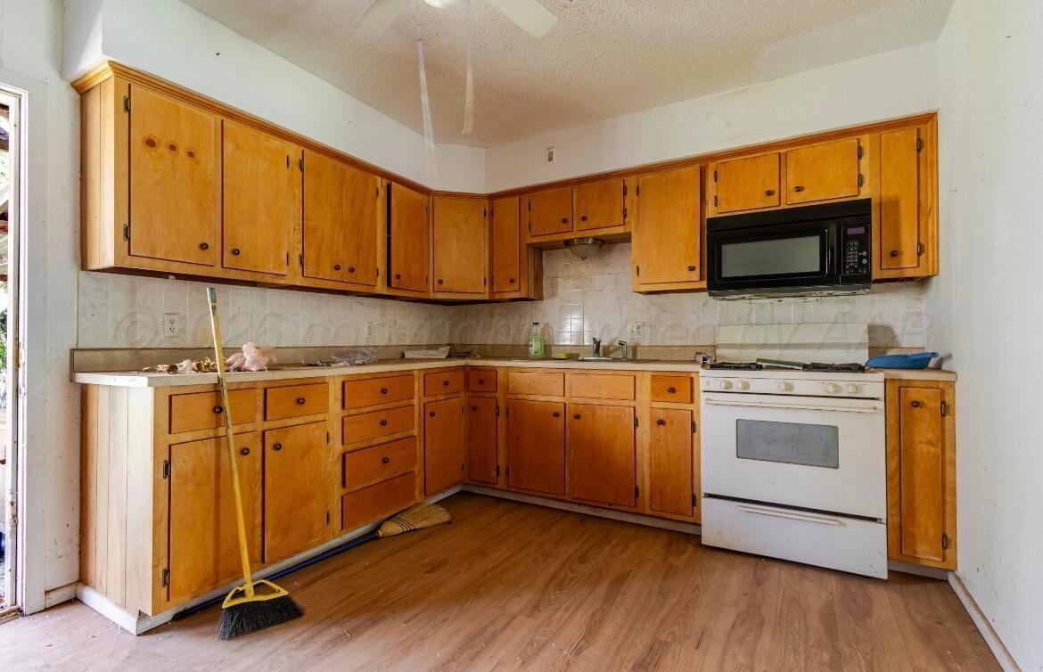 220 Nw 11th Street Property Photo 6