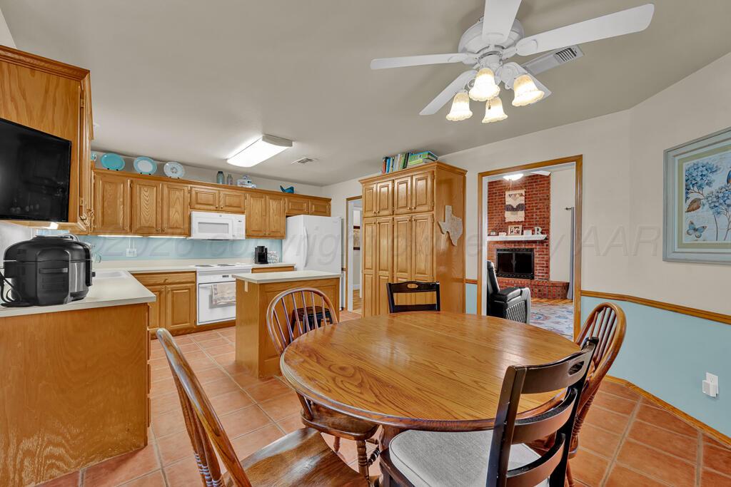 303 Alamo Street Property Photo 6