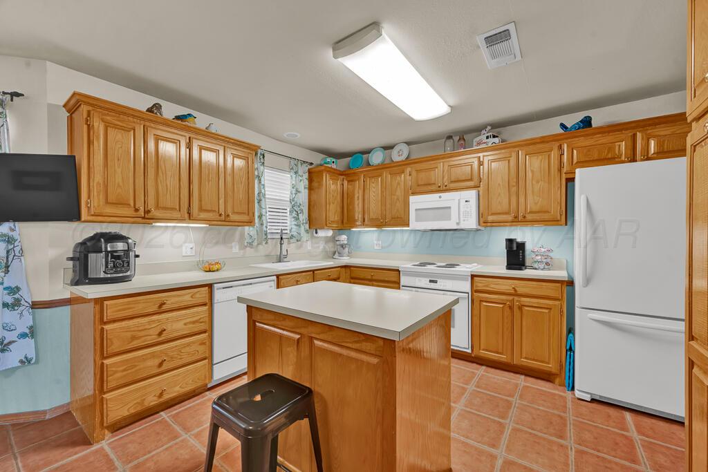 303 Alamo Street Property Photo 7