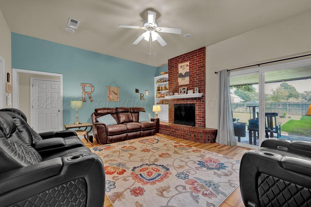 303 Alamo Street Property Photo 10
