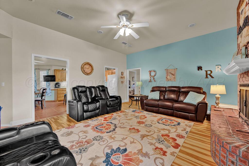 303 Alamo Street Property Photo 12