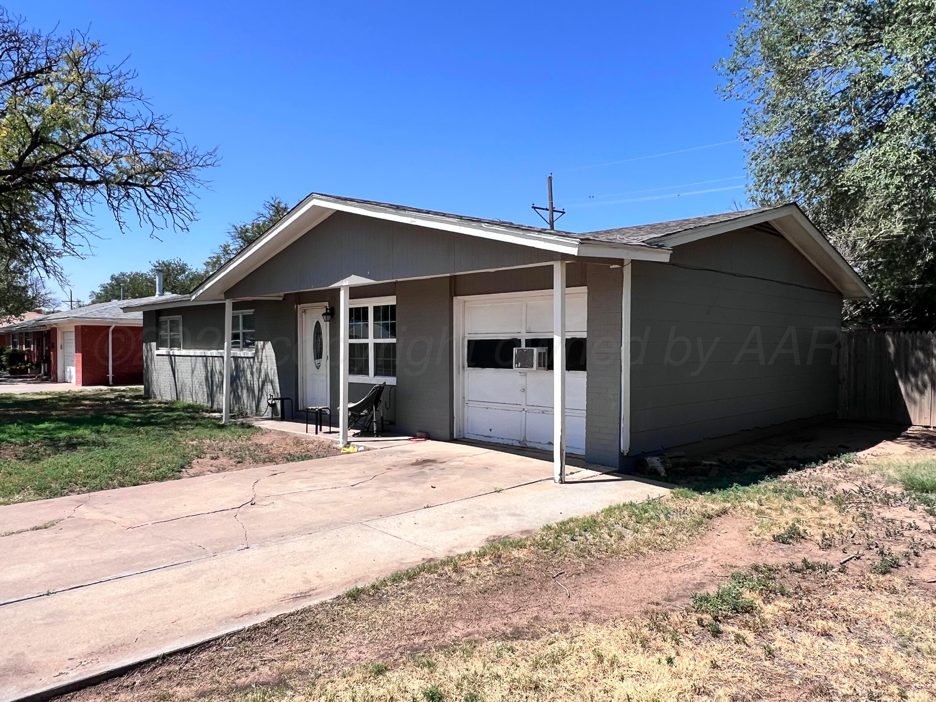 131 Northwest Drive Property Photo 2
