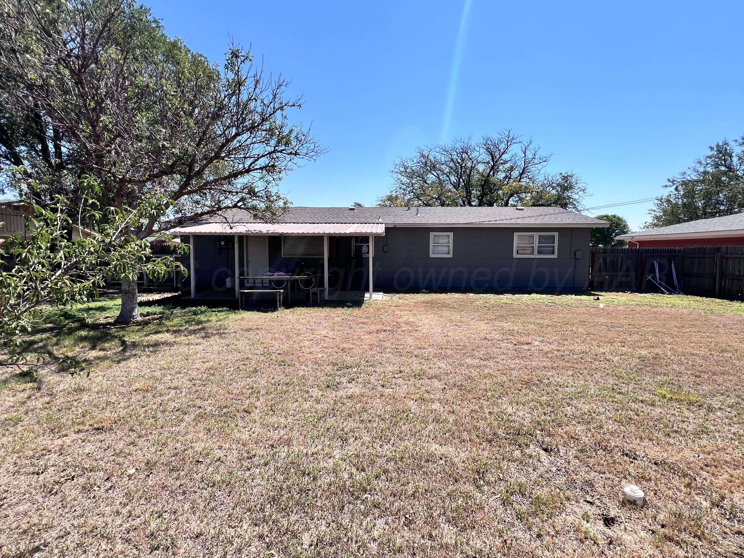 131 Northwest Drive Property Photo 5